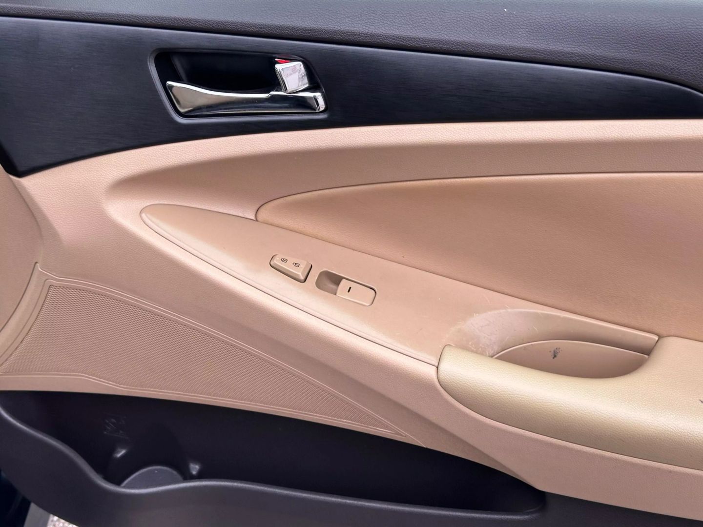 2014 Hyundai Sonata - Image 19
