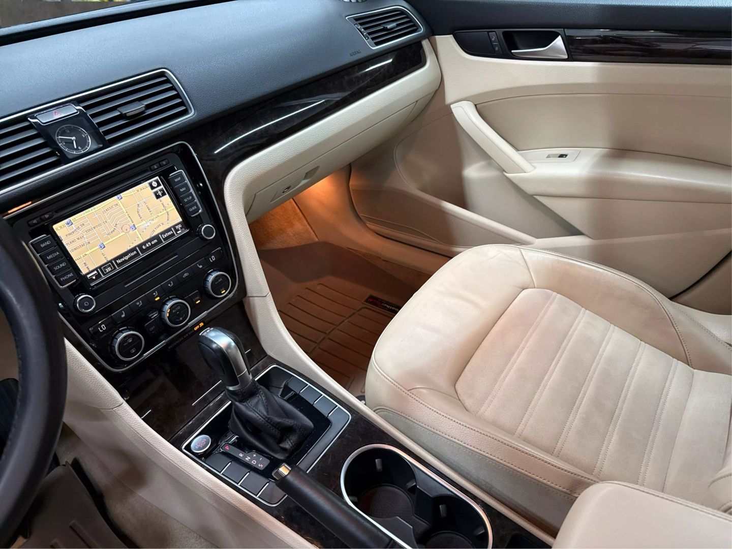 2015 Volkswagen Passat - Image 33