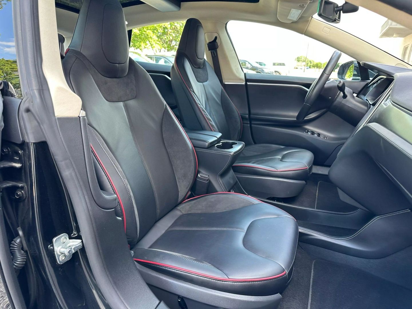 2014 Tesla Model S - Image 33