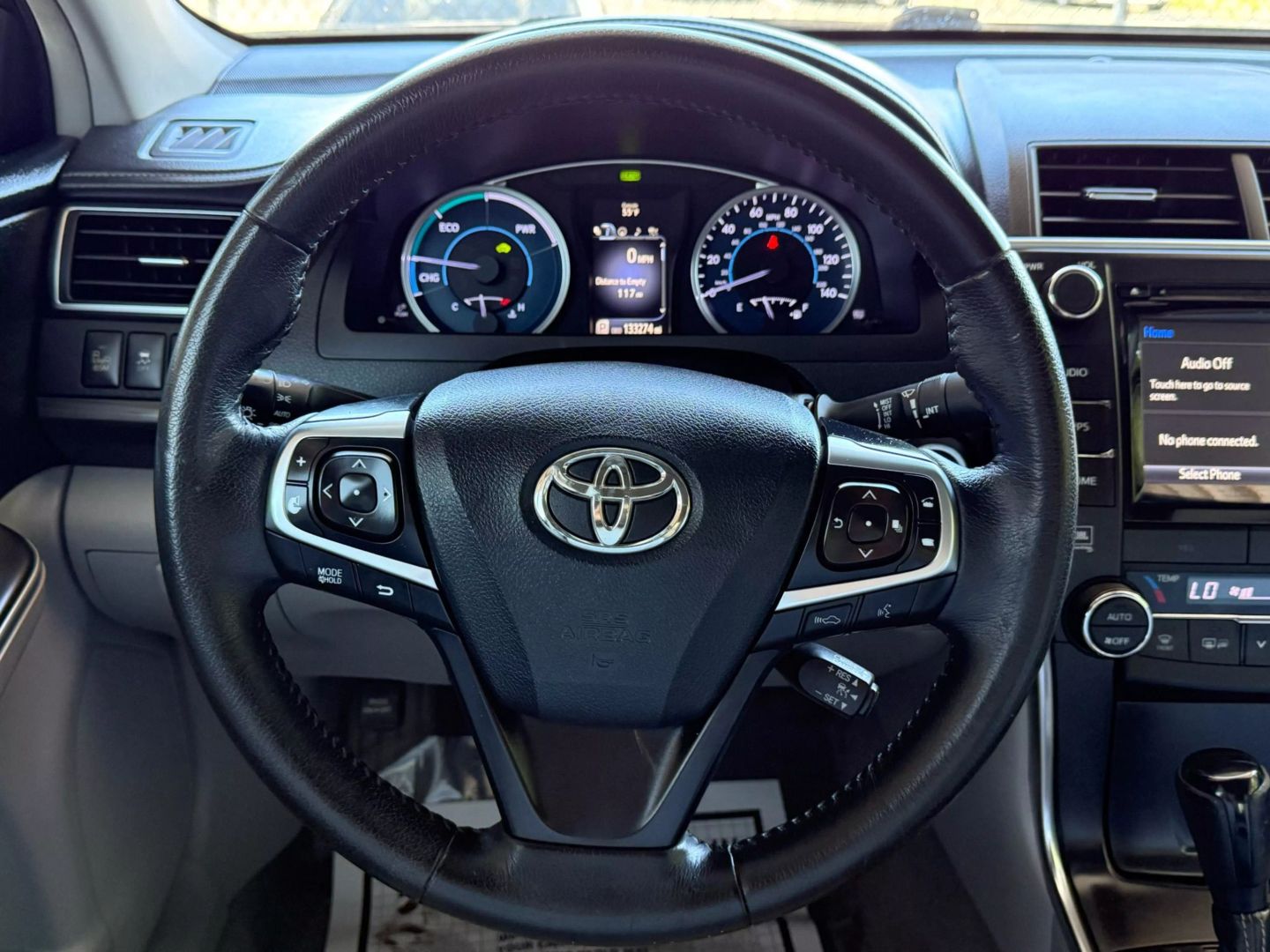 2015 Toyota Camry - Image 32