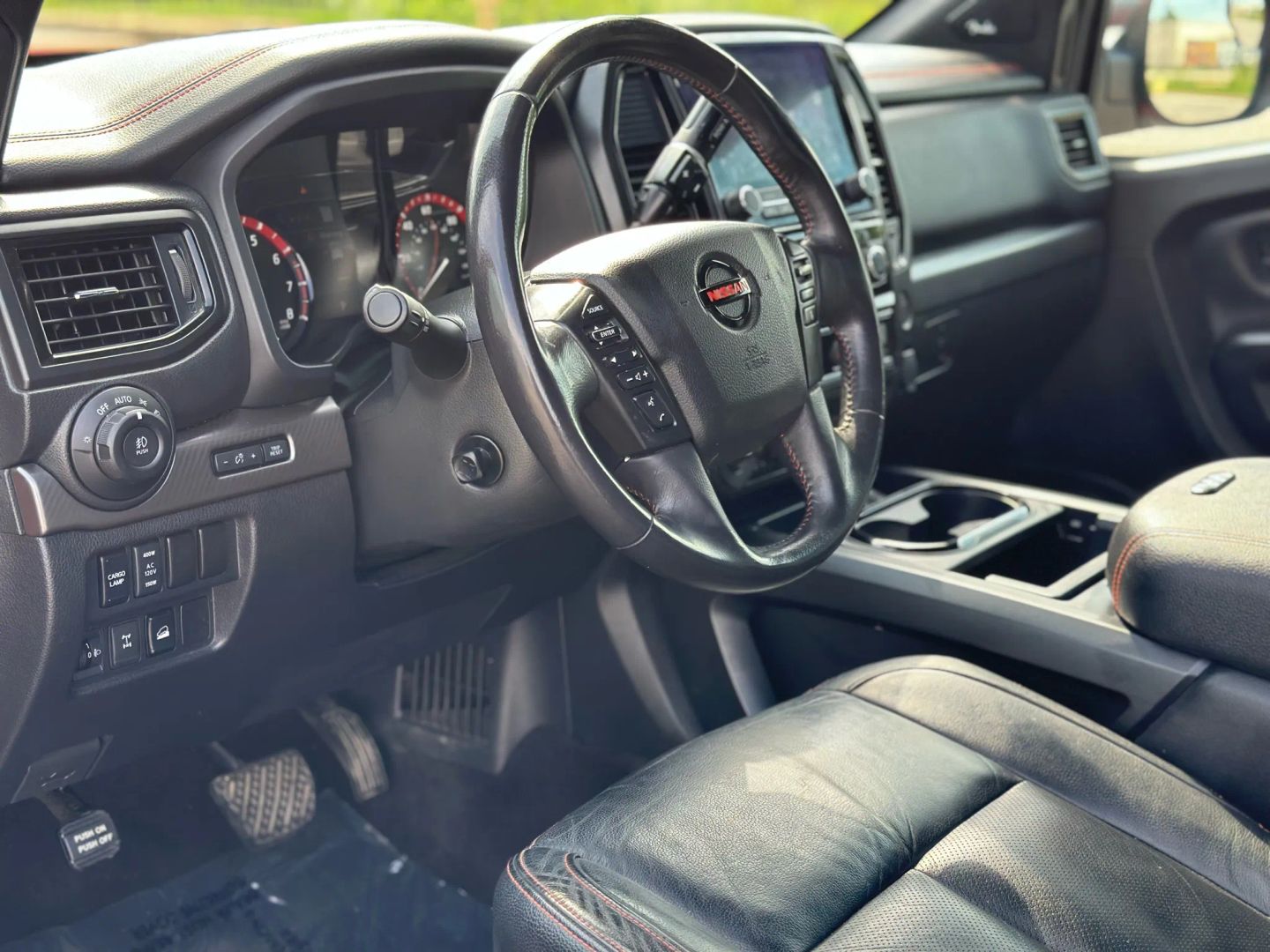 2020 NISSAN TITAN CREW CAB PICKUP V8, 5.6 LITER PRO-4X PICKUP 4D 5 1/2 FT