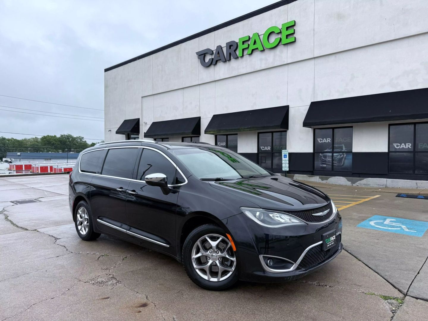 2017 Chrysler Pacifica - Image 1