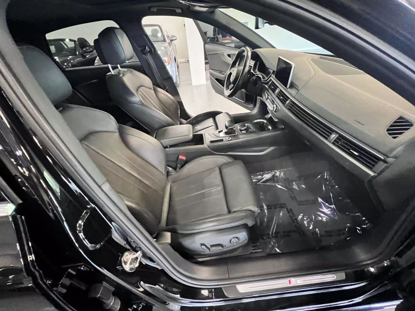 2018 Audi A4 Ultra Premium Plus Sedan 4d - Image 25