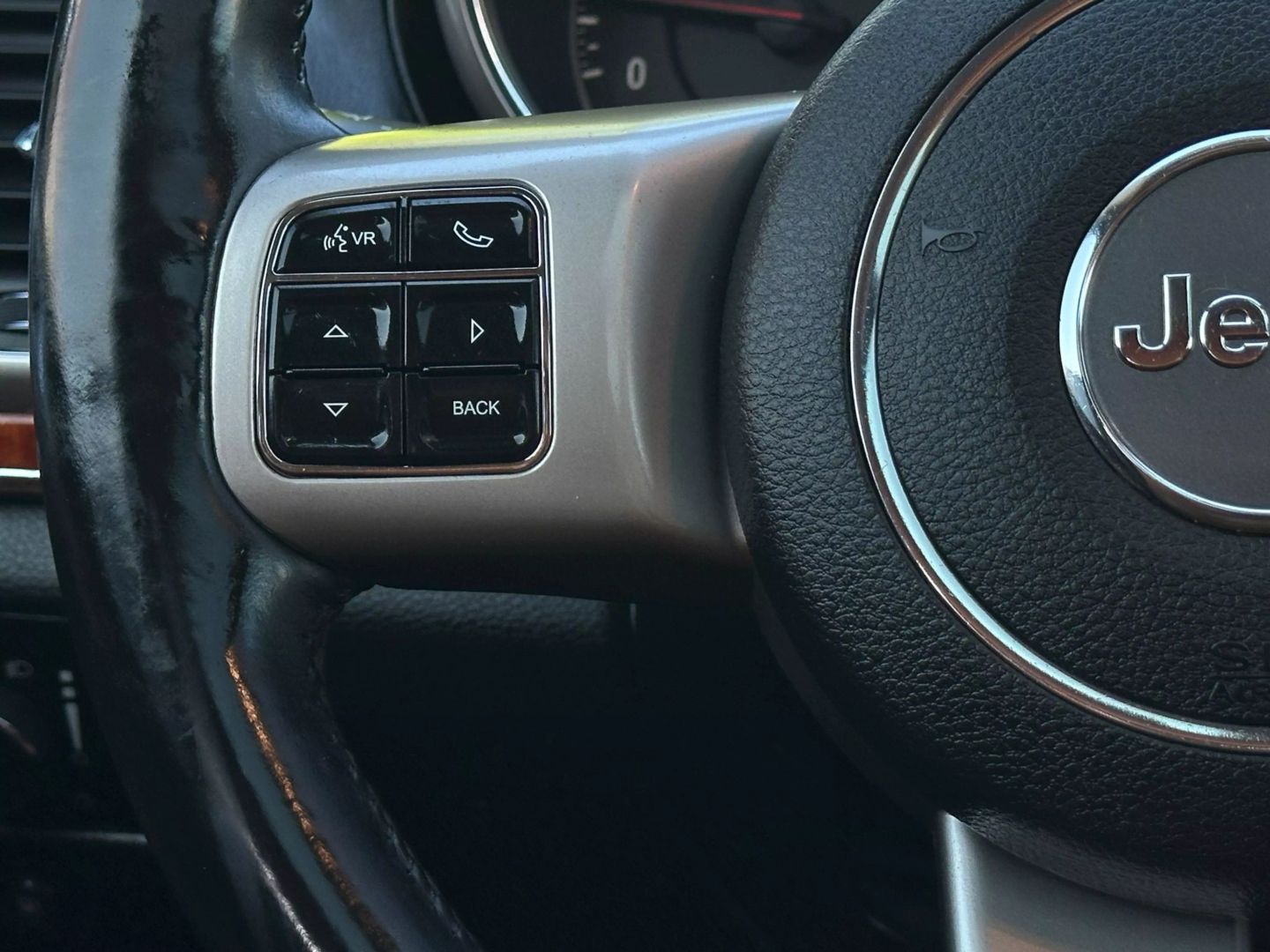 2011 Jeep Grand Cherokee - Image 30