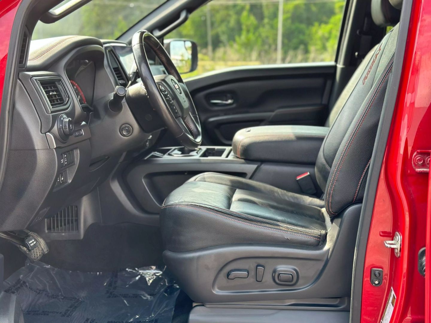 2020 NISSAN TITAN CREW CAB PICKUP V8, 5.6 LITER PRO-4X PICKUP 4D 5 1/2 FT
