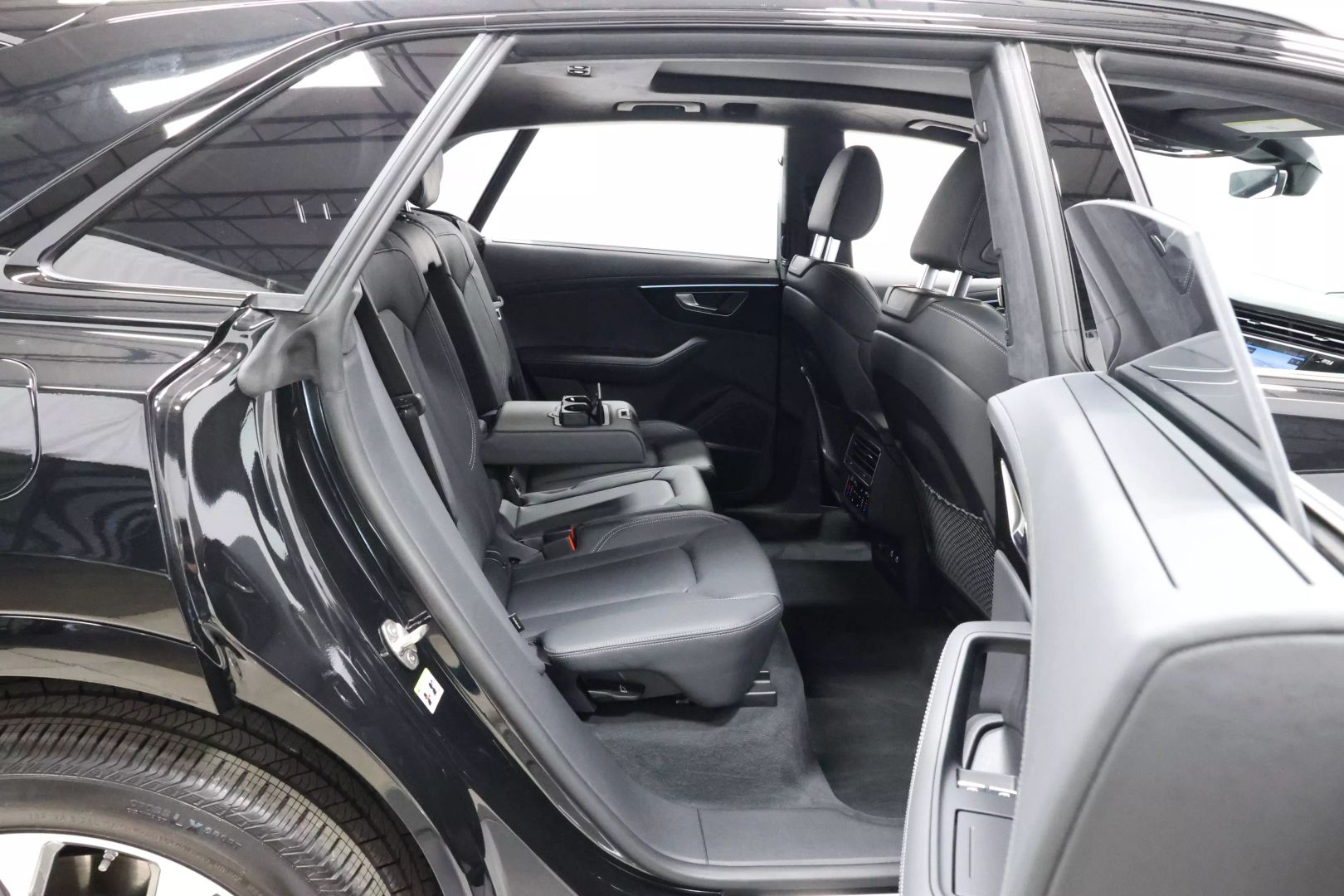 2025 Audi Q8 - Image 76