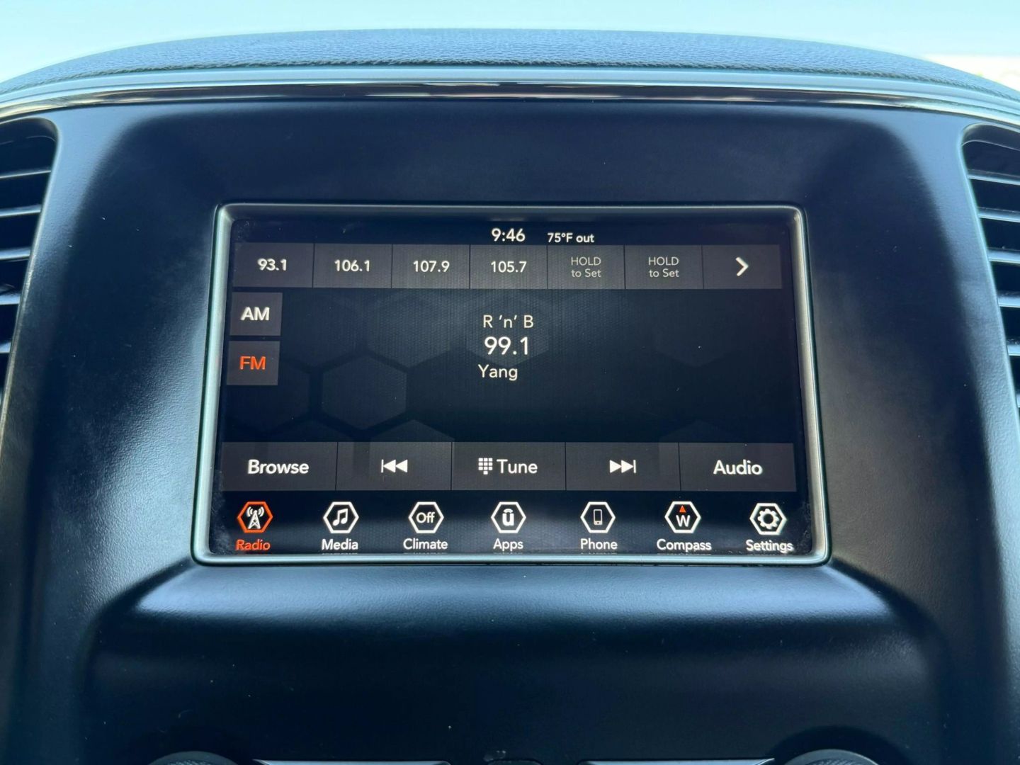 2019 Jeep Grand Cherokee - Image 31