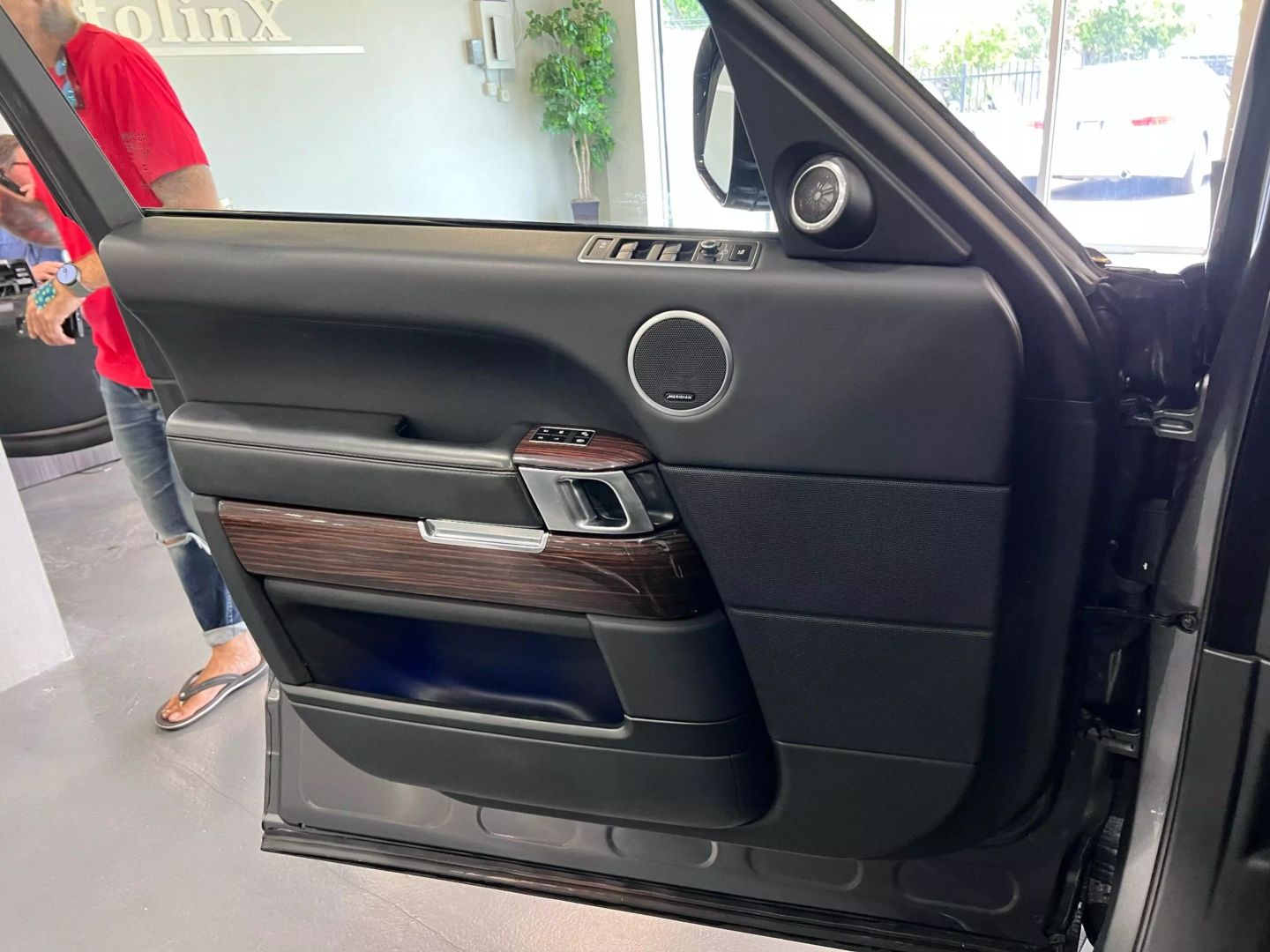 2015 Land Rover Range Rover Hse Sport Utility 4d - Image 28