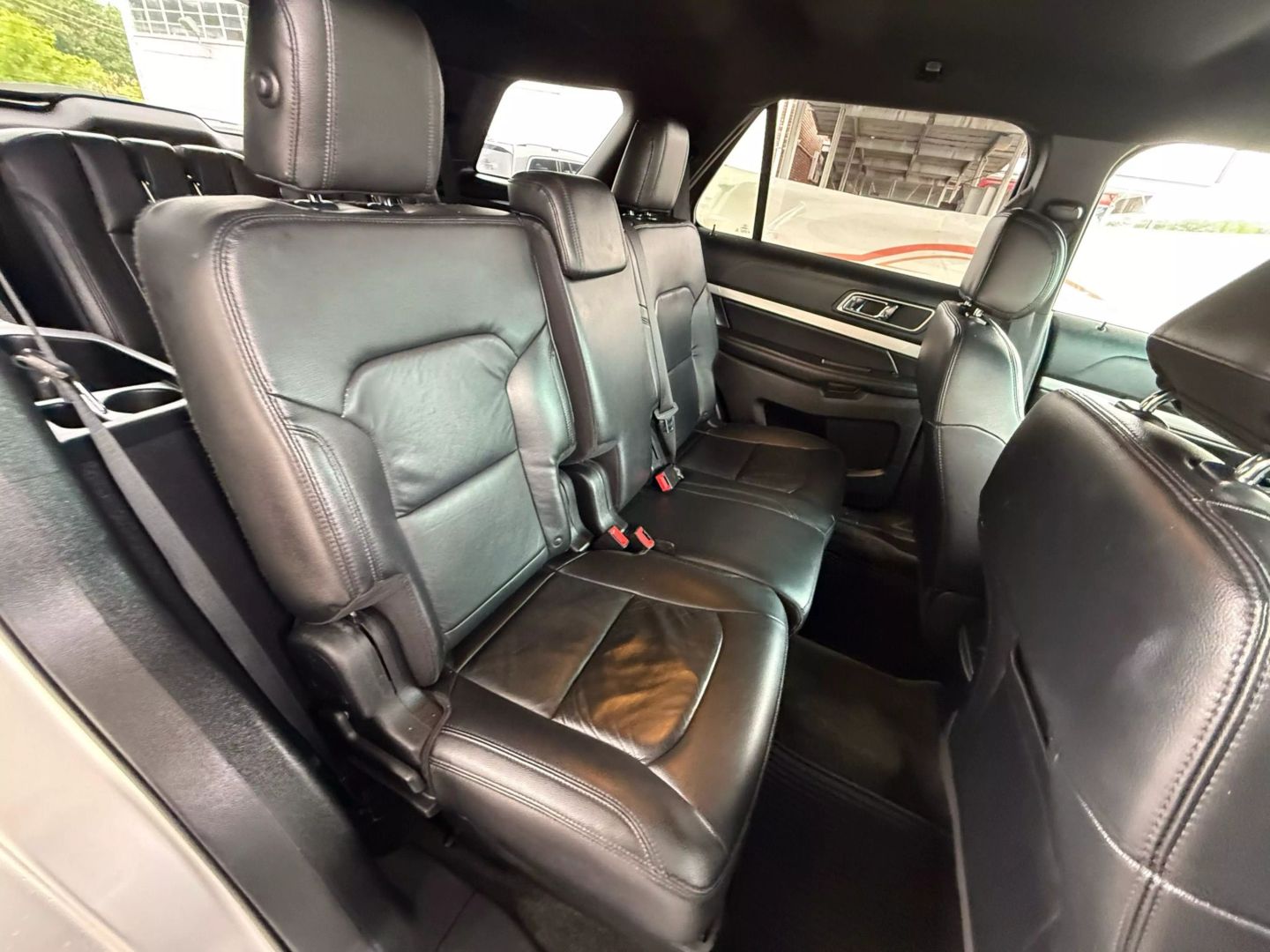 2016 Ford Explorer - Image 24