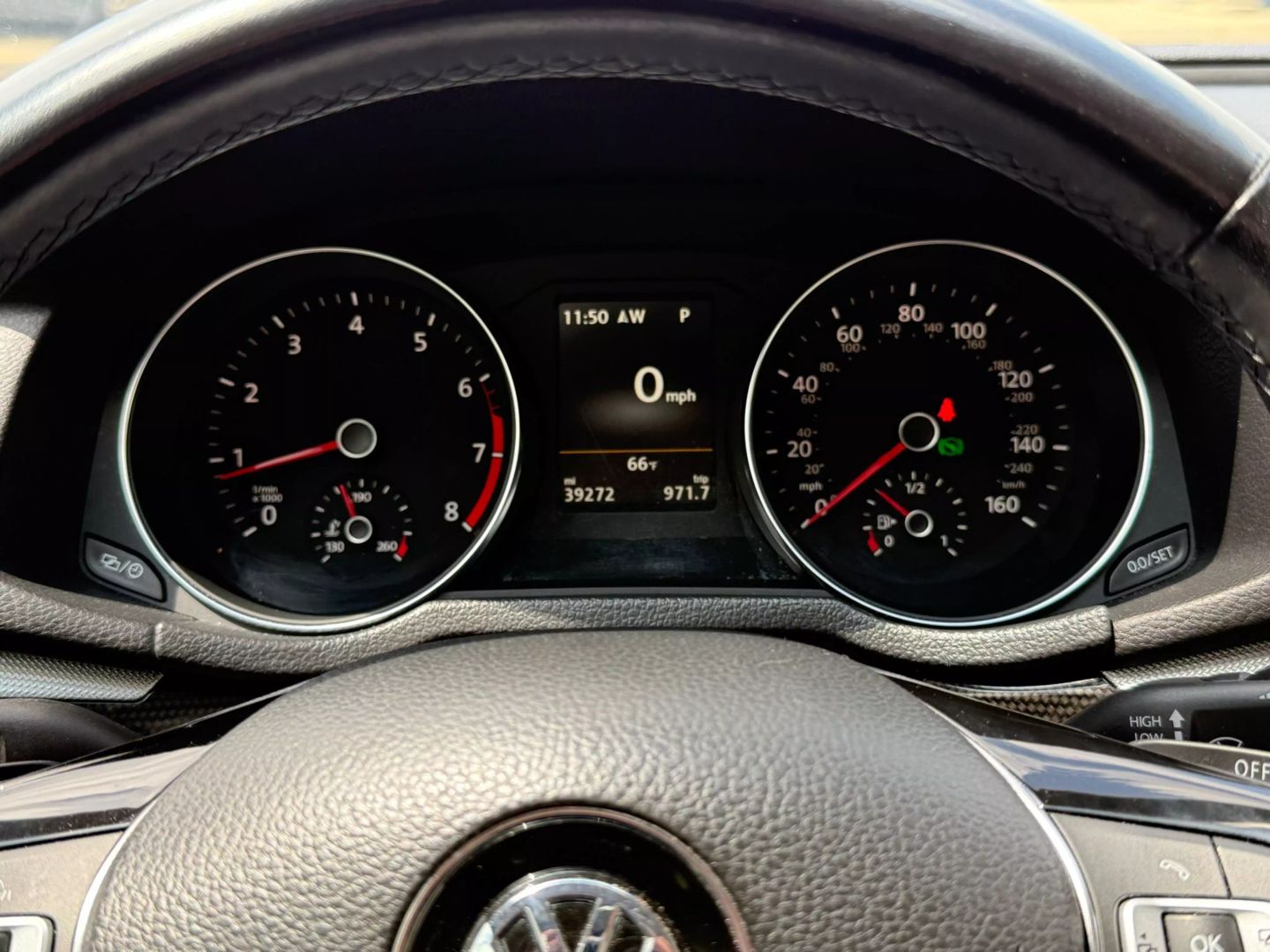 2019 Volkswagen Passat - Image 31