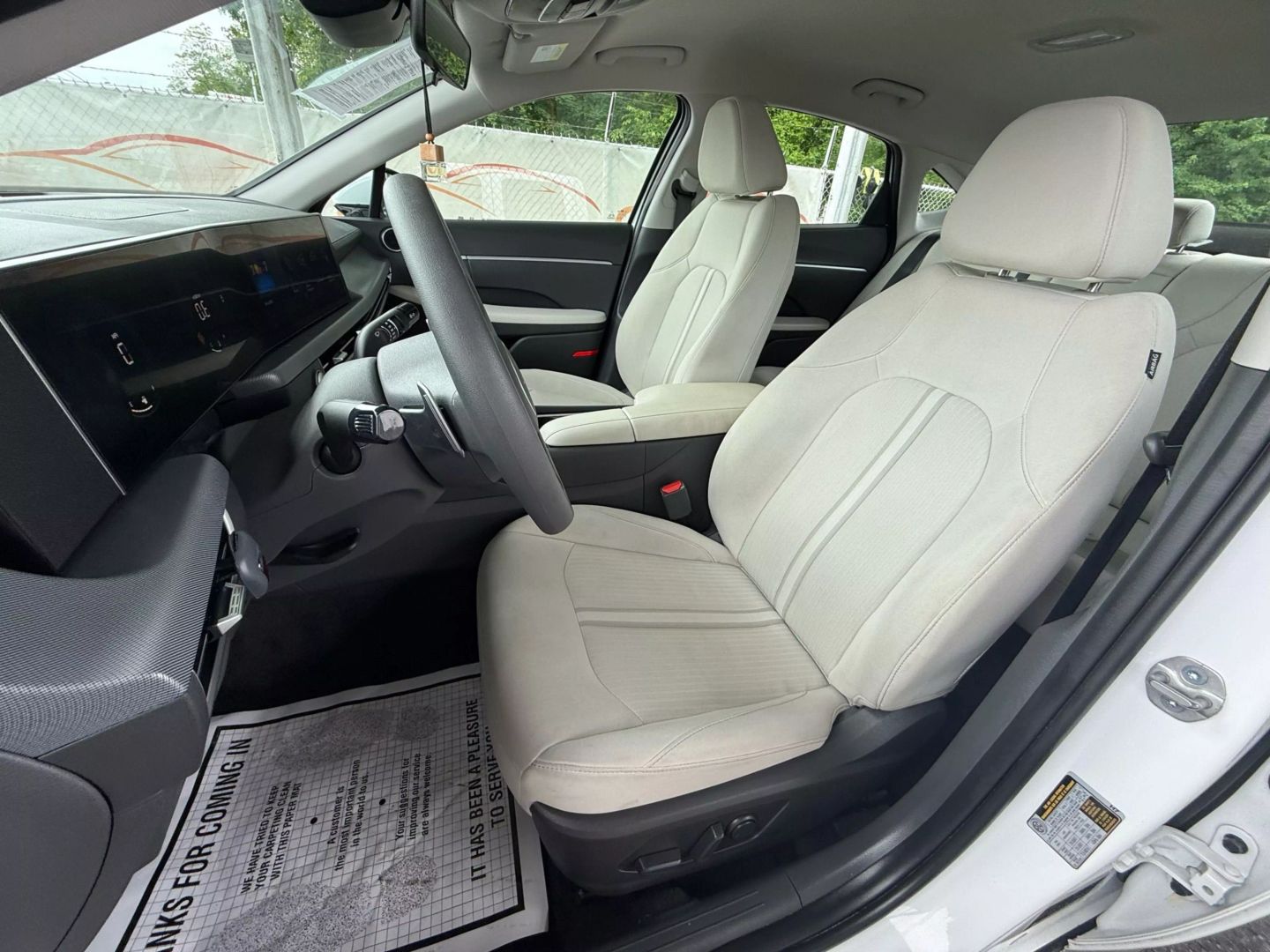 2025 Hyundai Sonata - Image 16