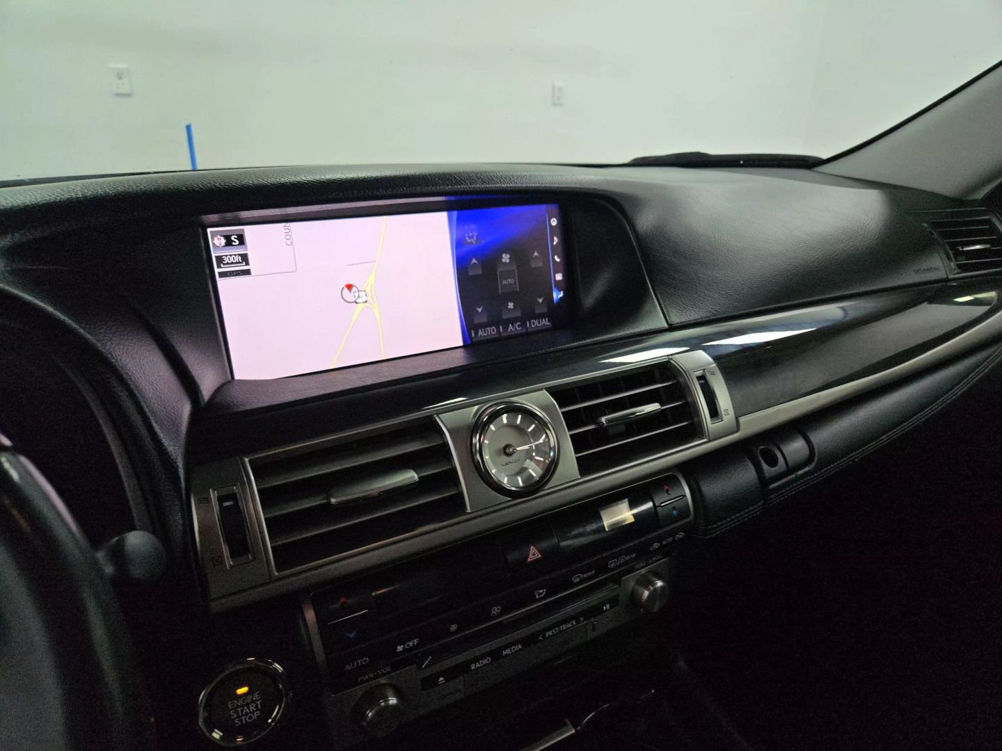 2016 Lexus Ls - Image 24