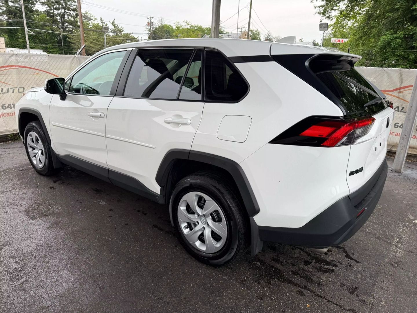 2024 Toyota Rav4 - Image 13