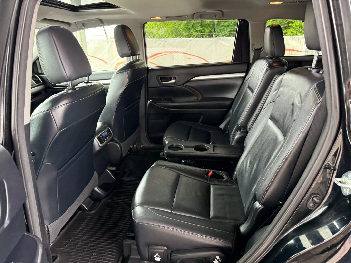 2015 Toyota Highlander - Image 18