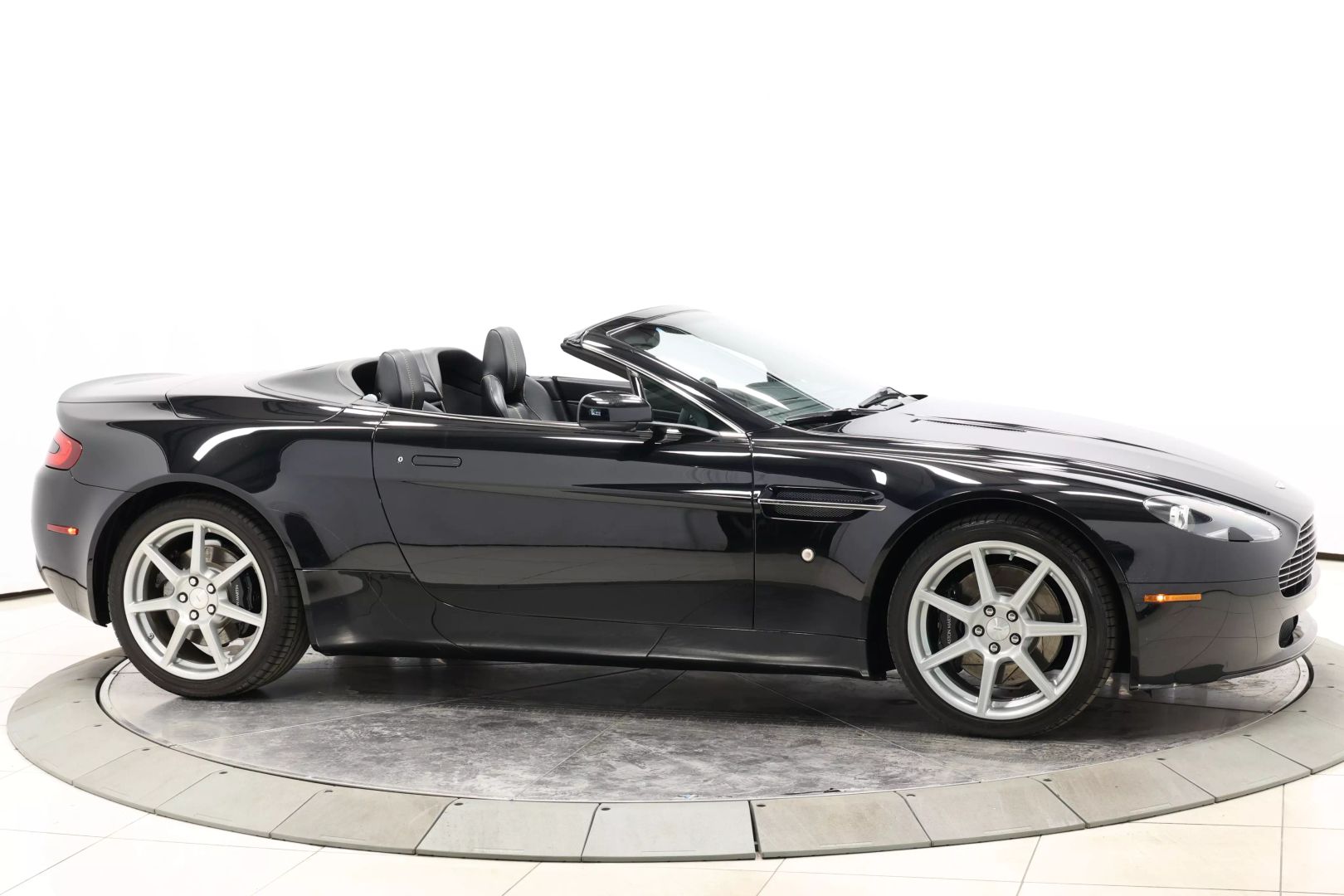 2008 Aston Martin Vantage - Image 56