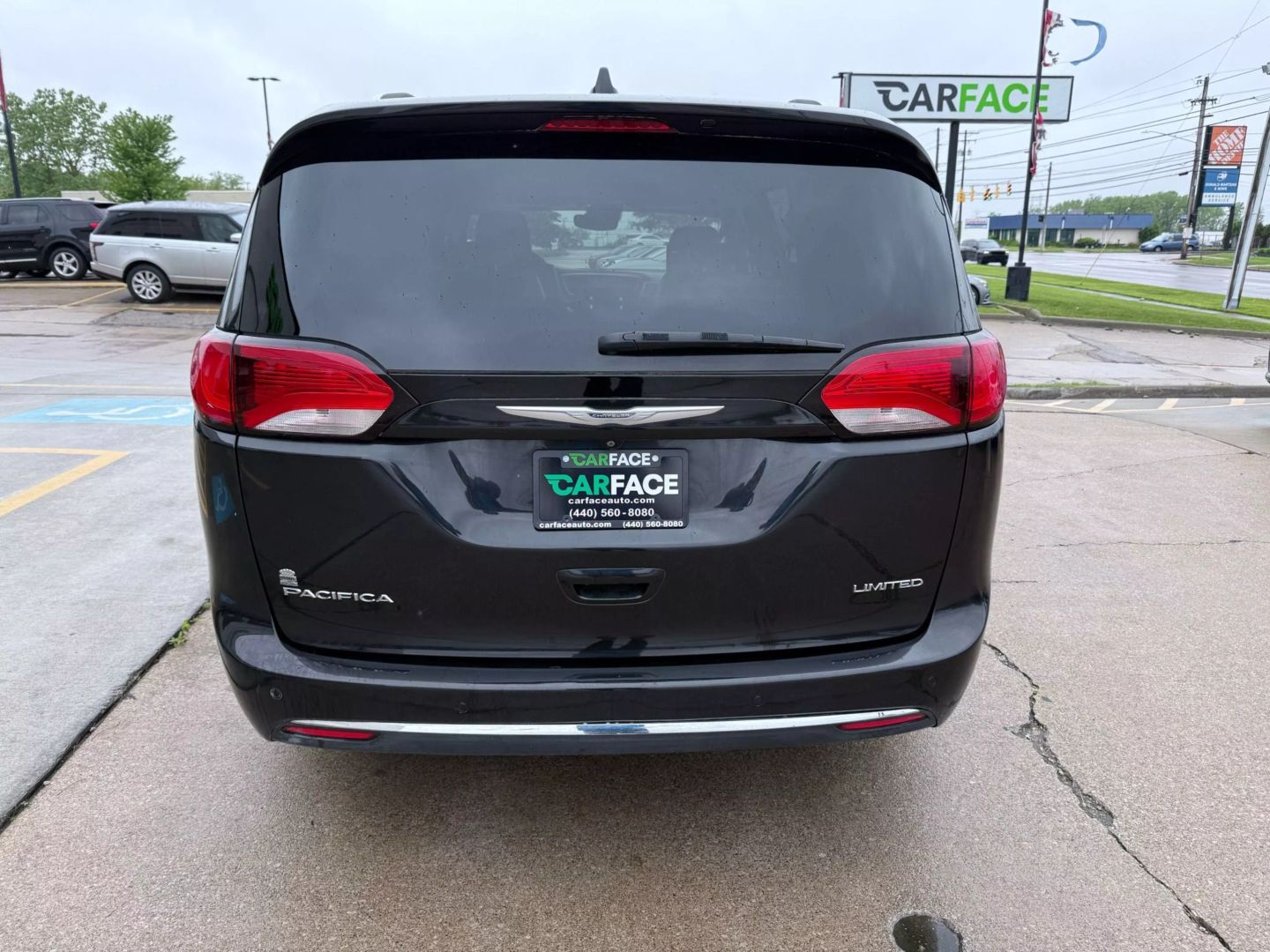 2017 Chrysler Pacifica - Image 9