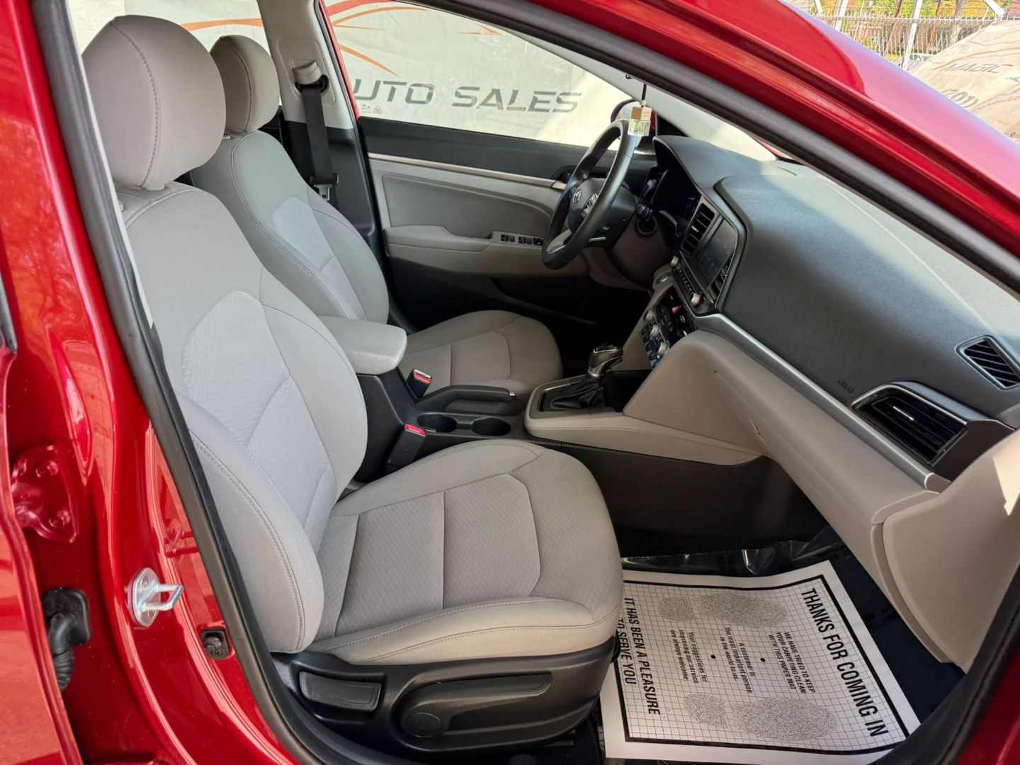 2019 Hyundai Elantra - Image 25