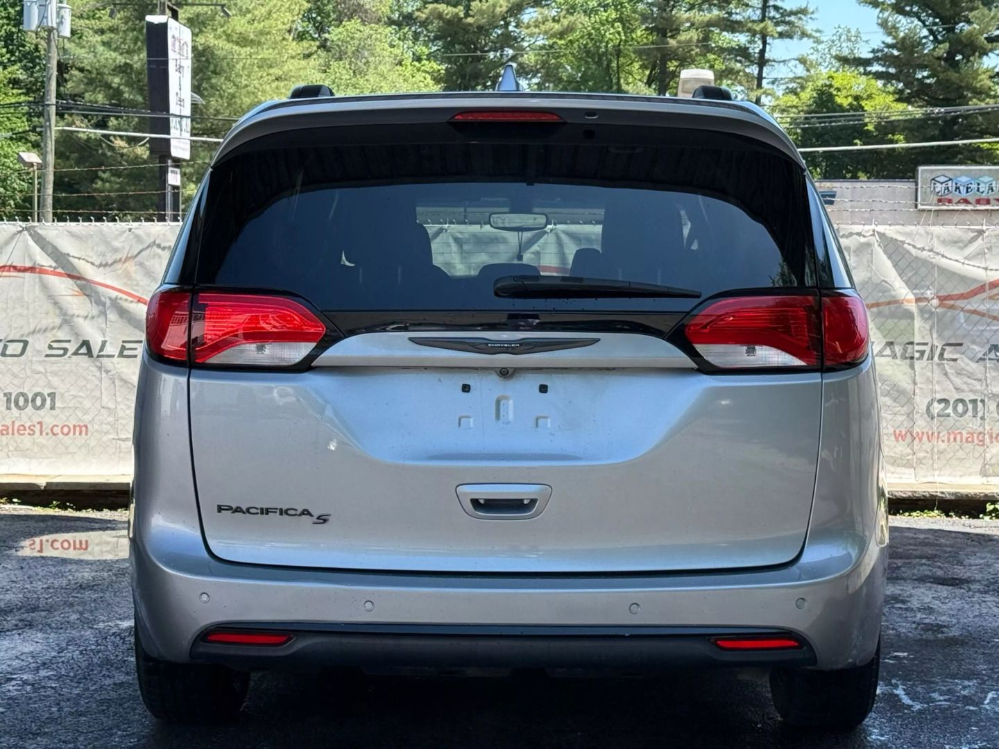 2019 Chrysler Pacifica - Image 10