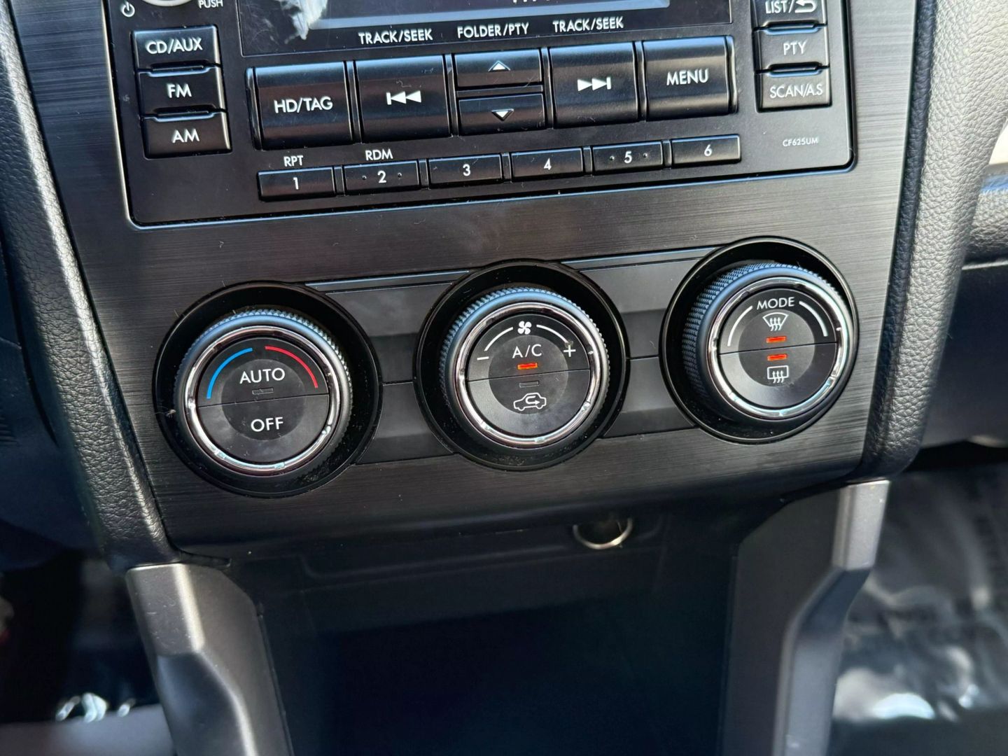 2015 Subaru Forester - Image 42