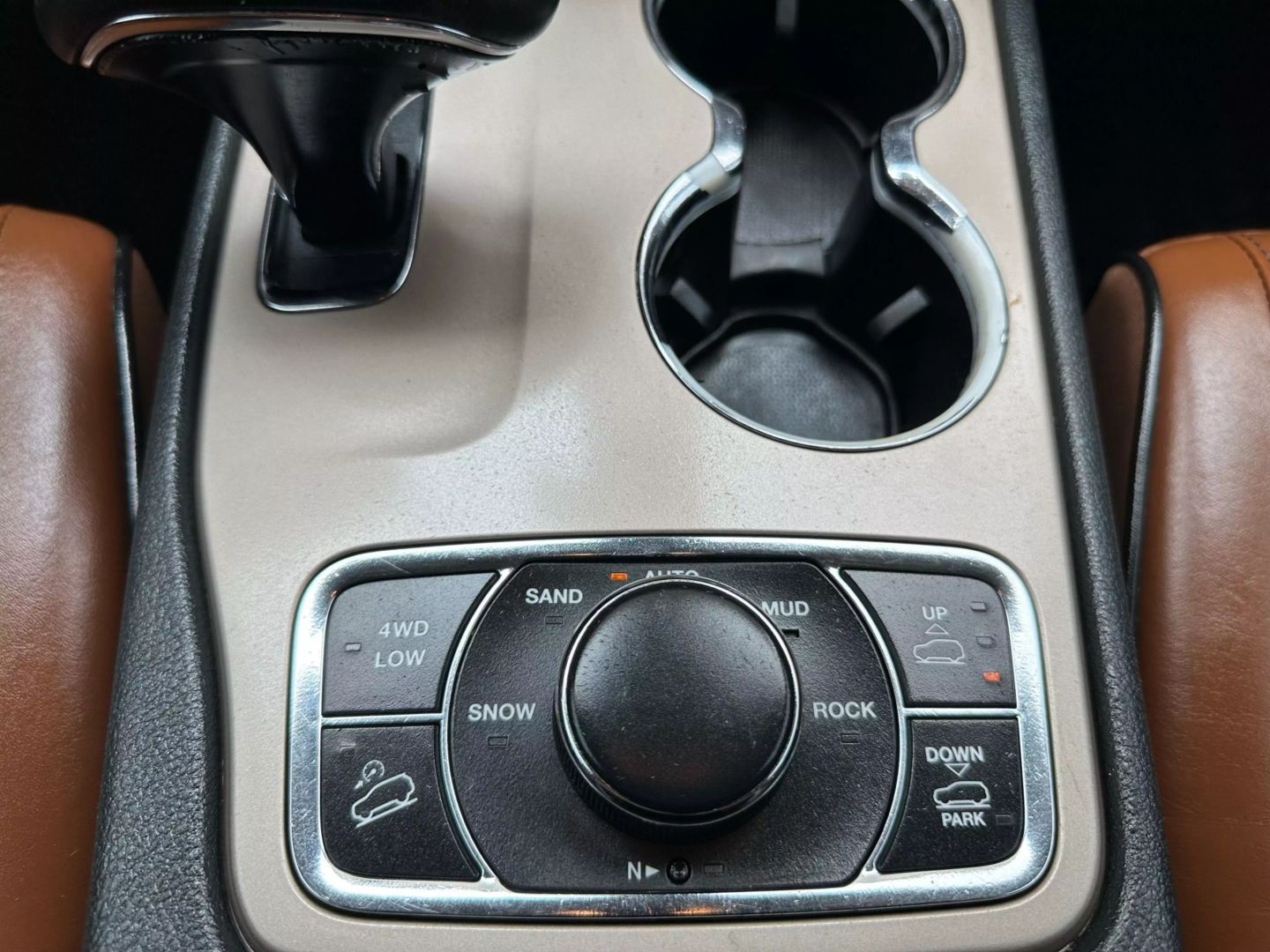 2015 Jeep Grand Cherokee - Image 62