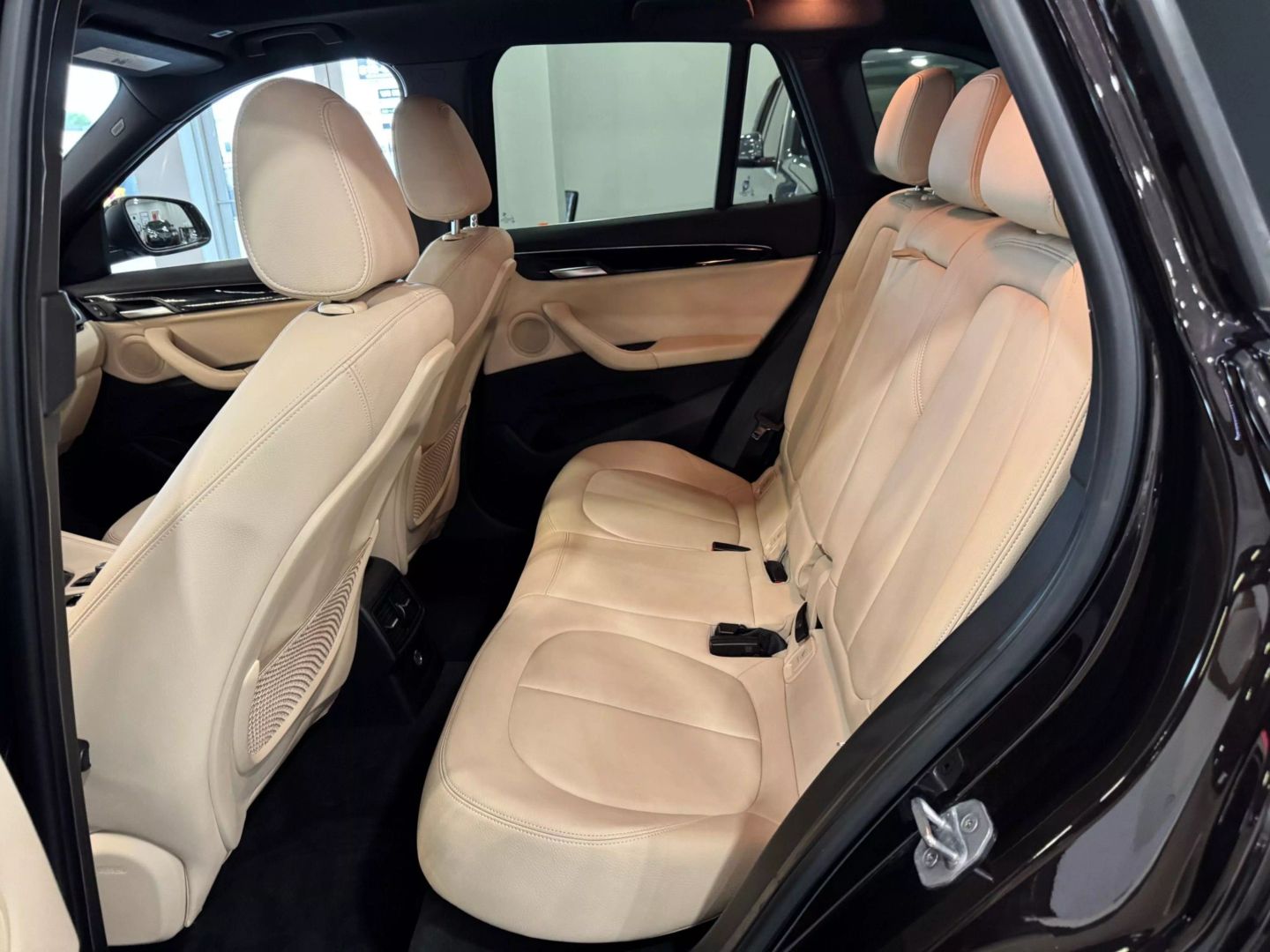 2016 Bmw X1 Xdrive28i Sport Utility 4d - Image 17