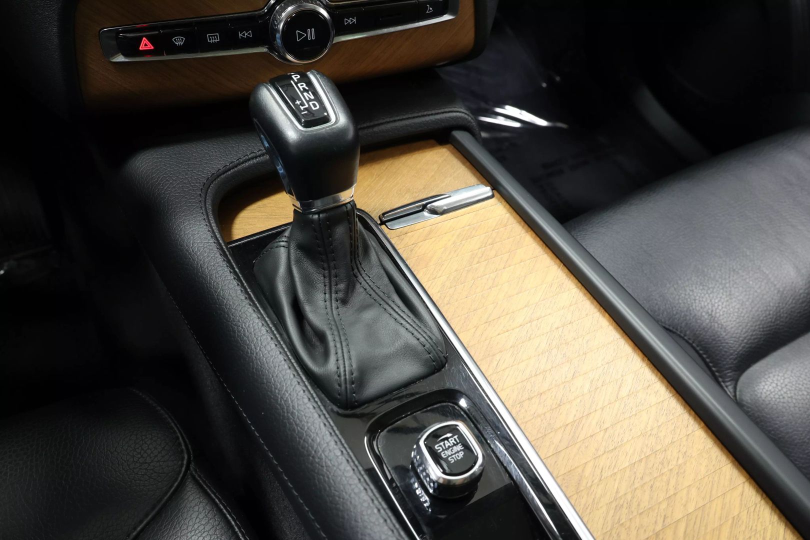 2022 Volvo Xc90 - Image 42