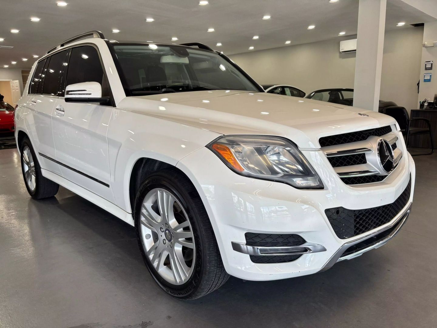 2014 Mercedes-benz Glk-class Glk 350 4matic Sport Utility 4d - Image 1