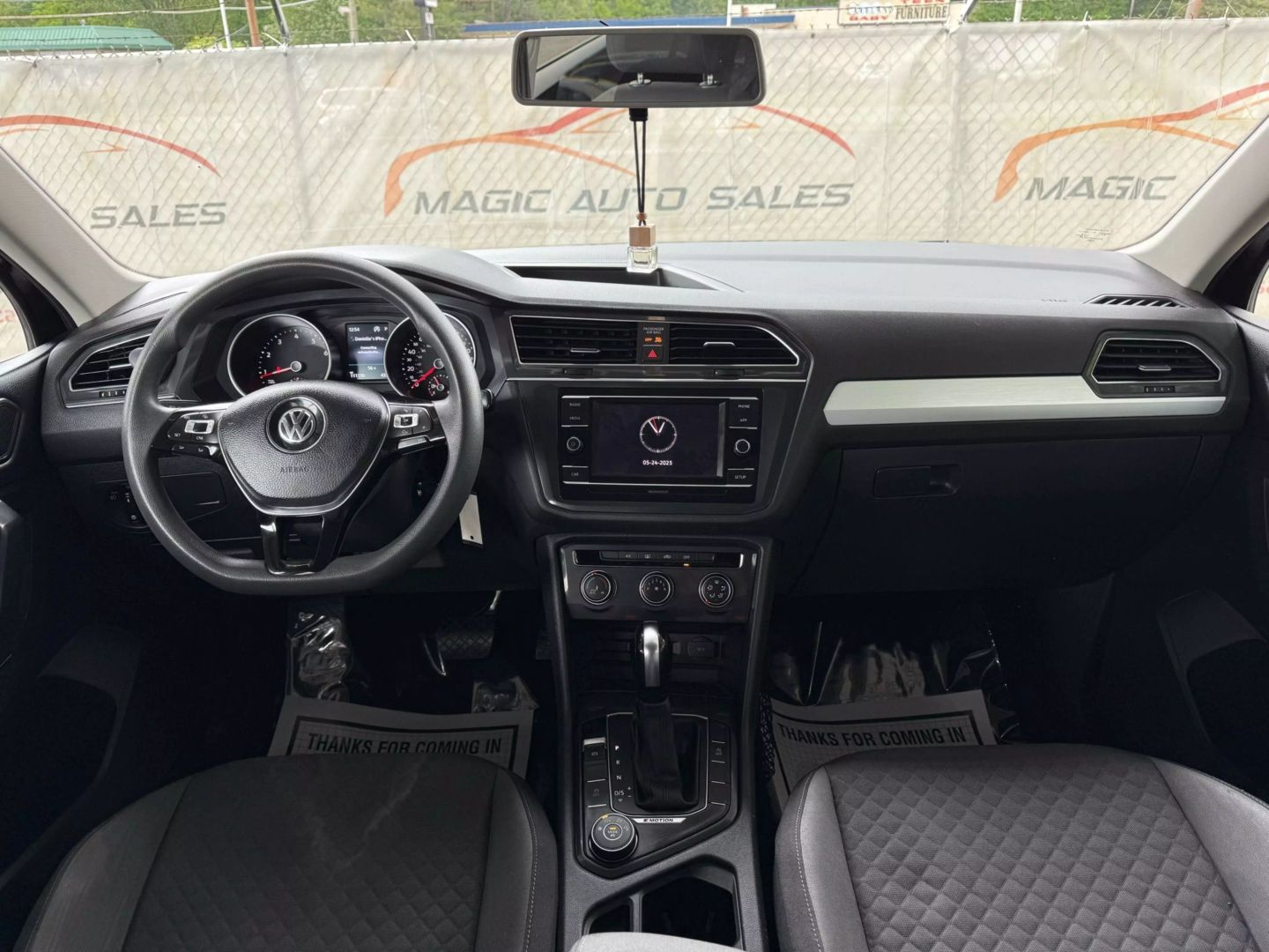 2018 Volkswagen Tiguan - Image 27