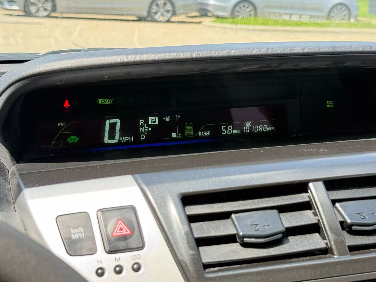 2014 Toyota Prius V - Image 30