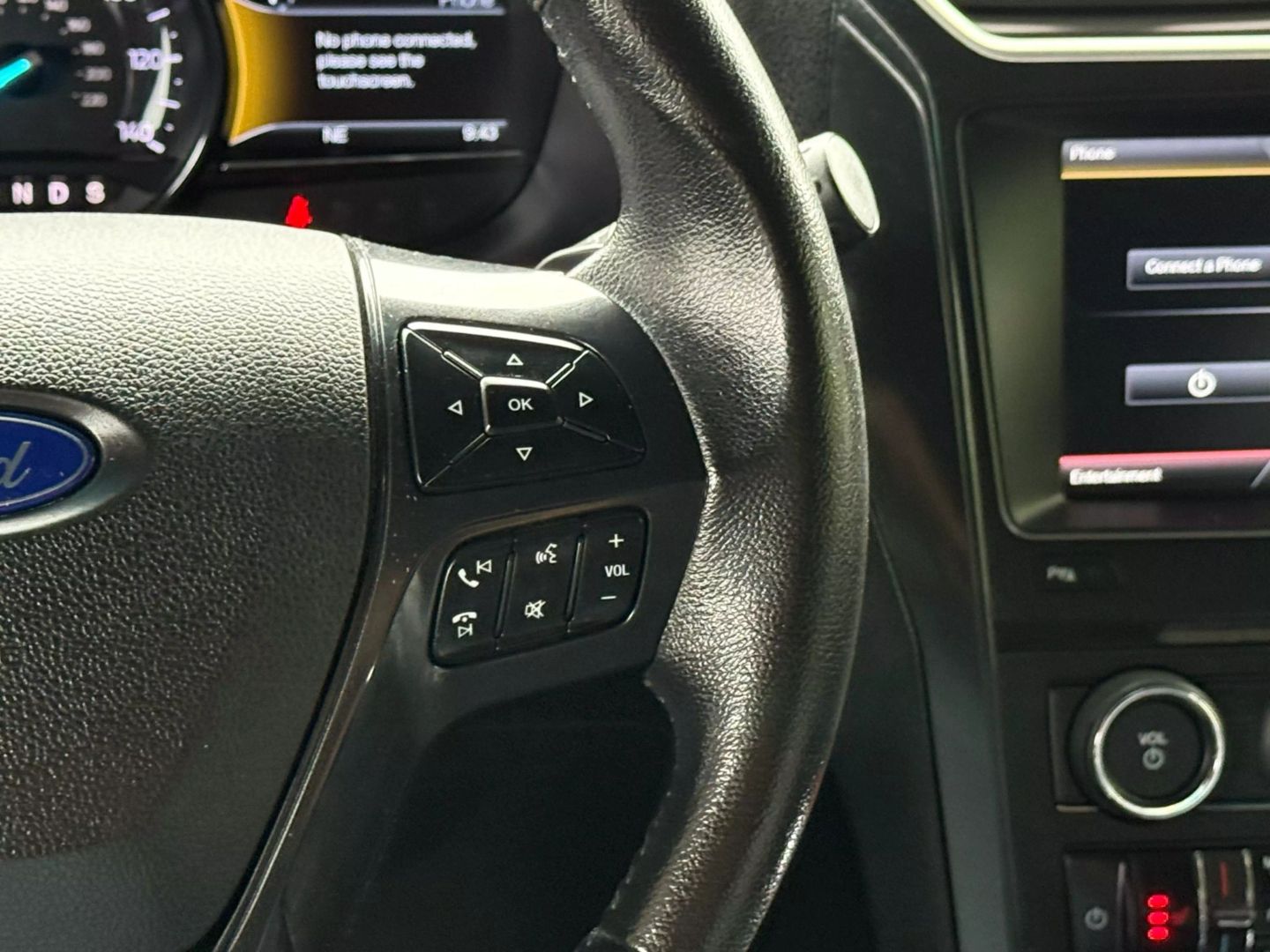 2016 Ford Explorer - Image 36