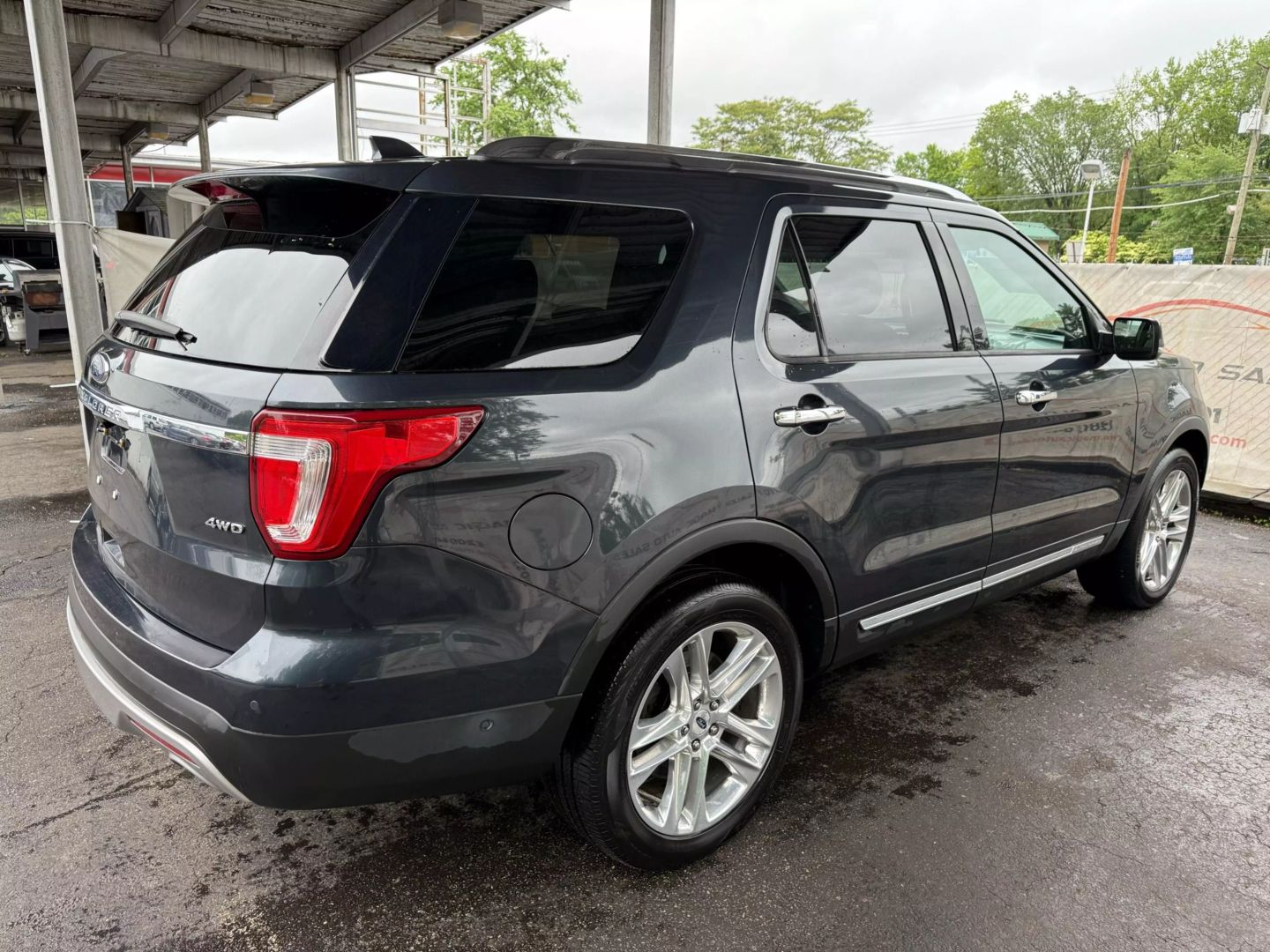 2017 Ford Explorer - Image 13