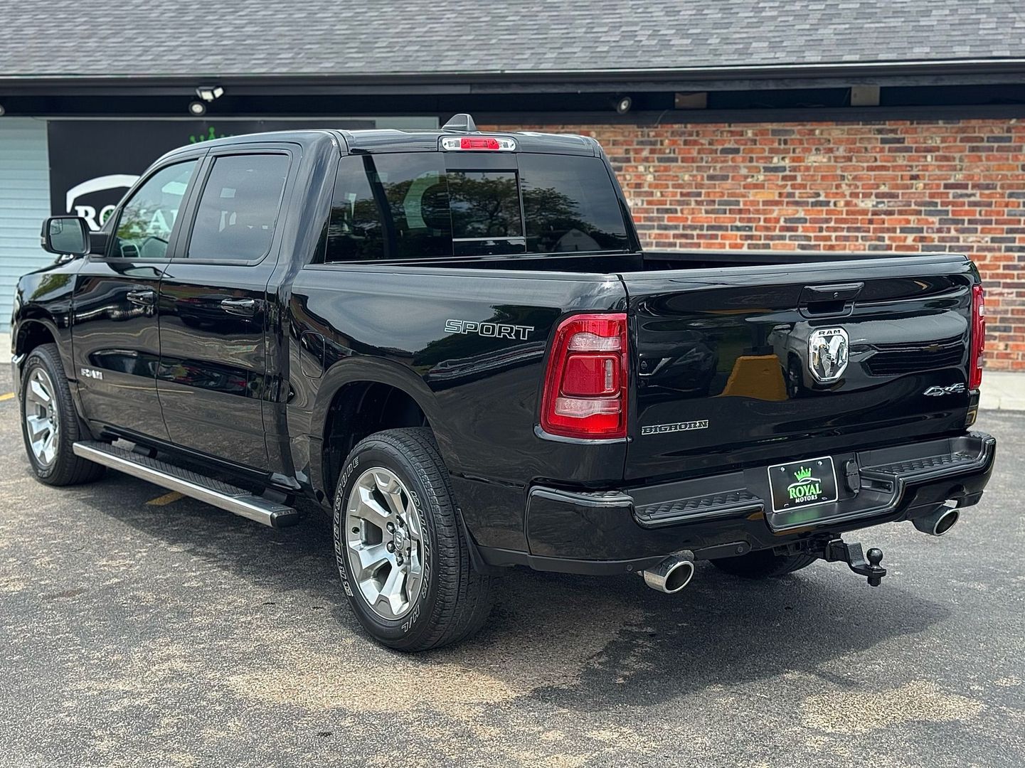 2022 Ram 1500 Crew Cab - Image 9