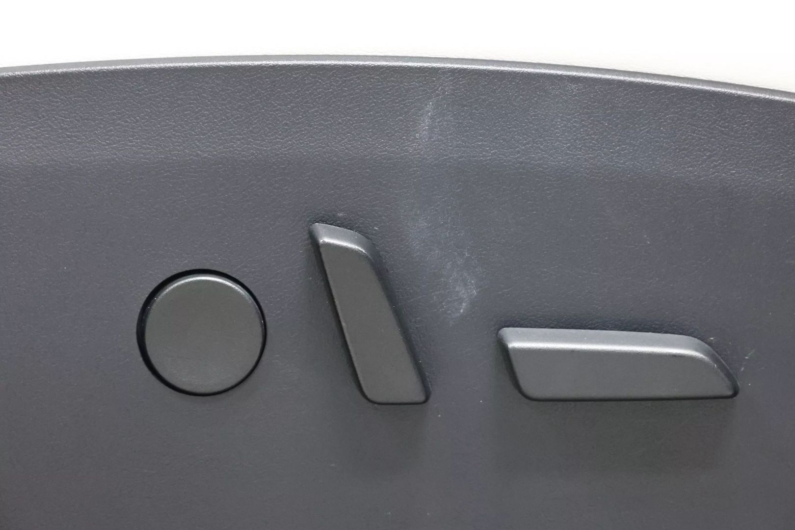 2020 Tesla Model X - Image 109