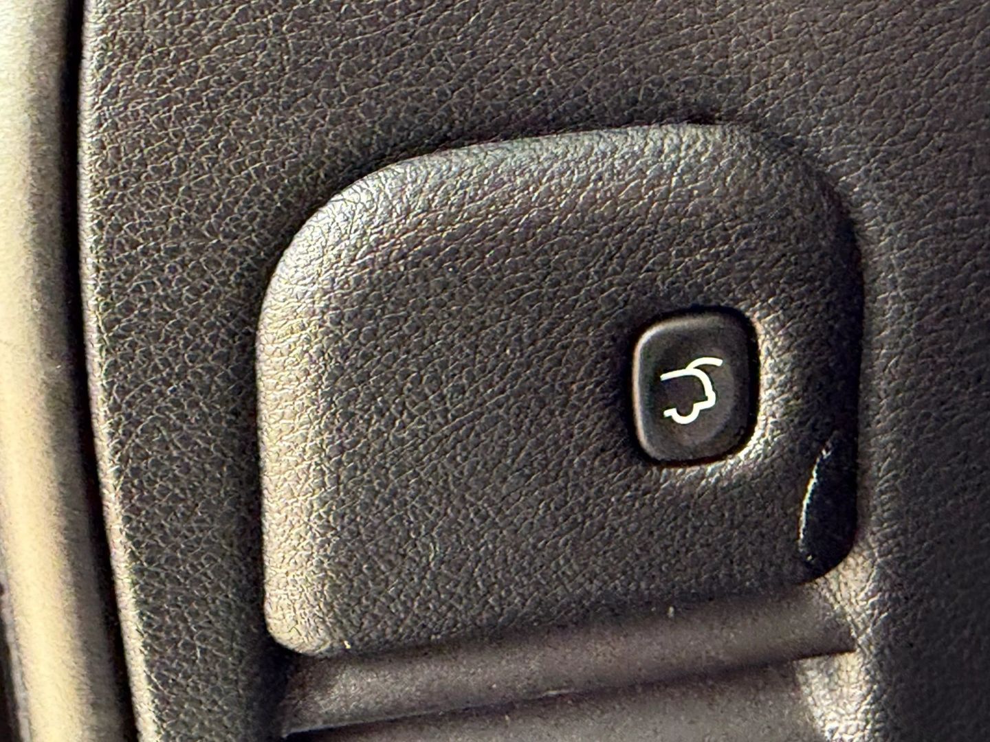 2018 Jeep Grand Cherokee - Image 14