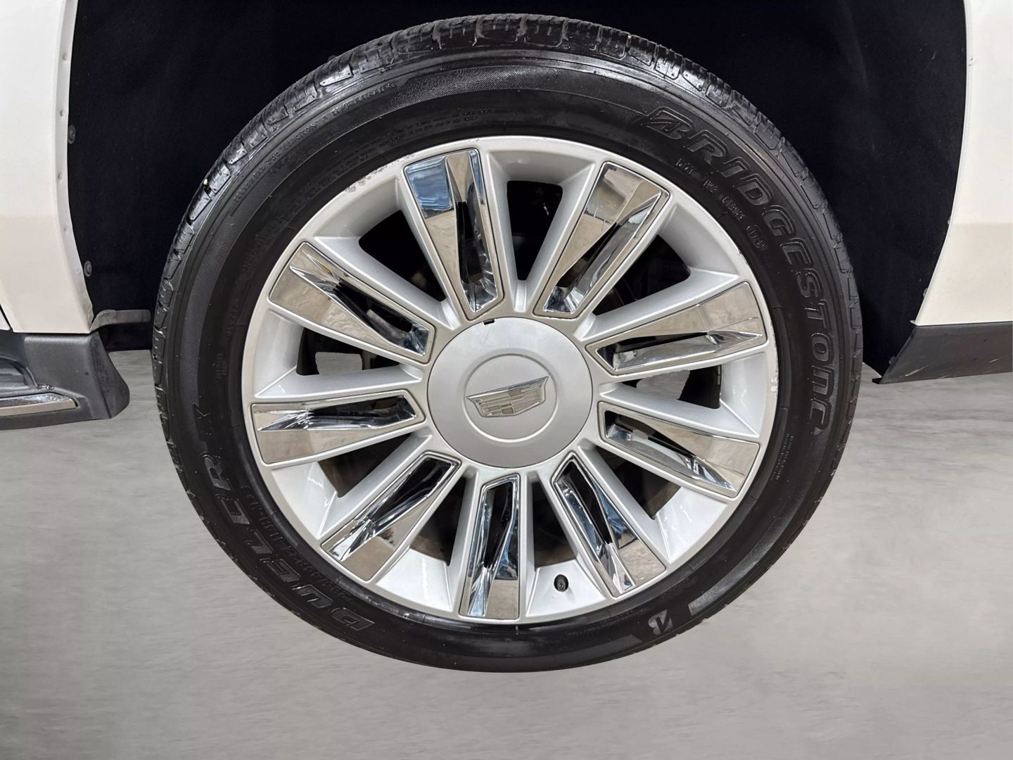 2016 Cadillac Escalade Esv - Image 15