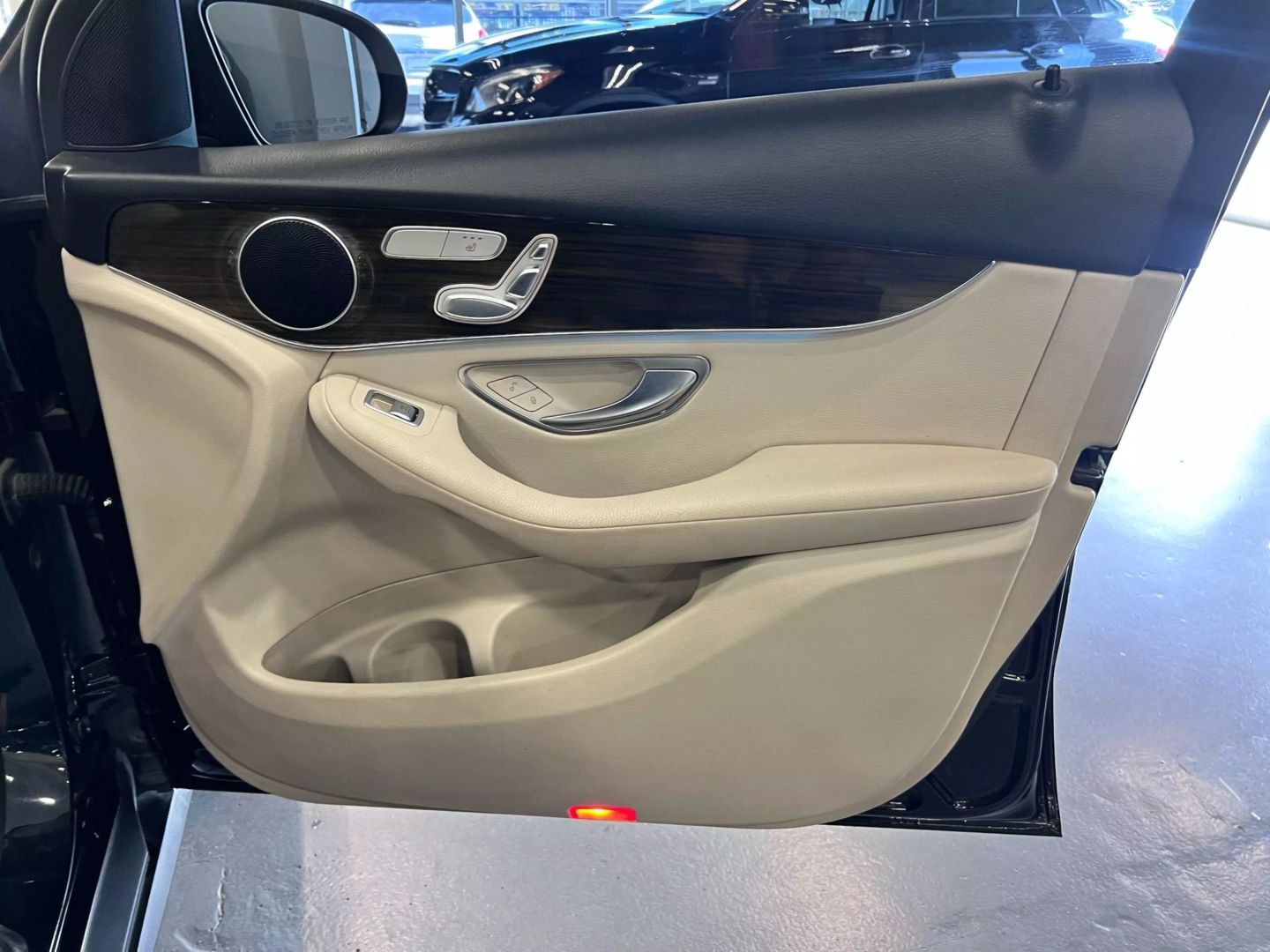 2019 Mercedes-benz Glc Glc 300 Sport Utility 4d - Image 21