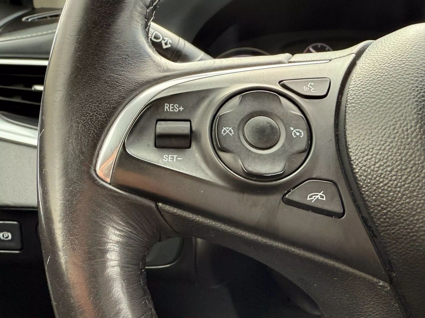 2019 Buick Enclave - Image 33