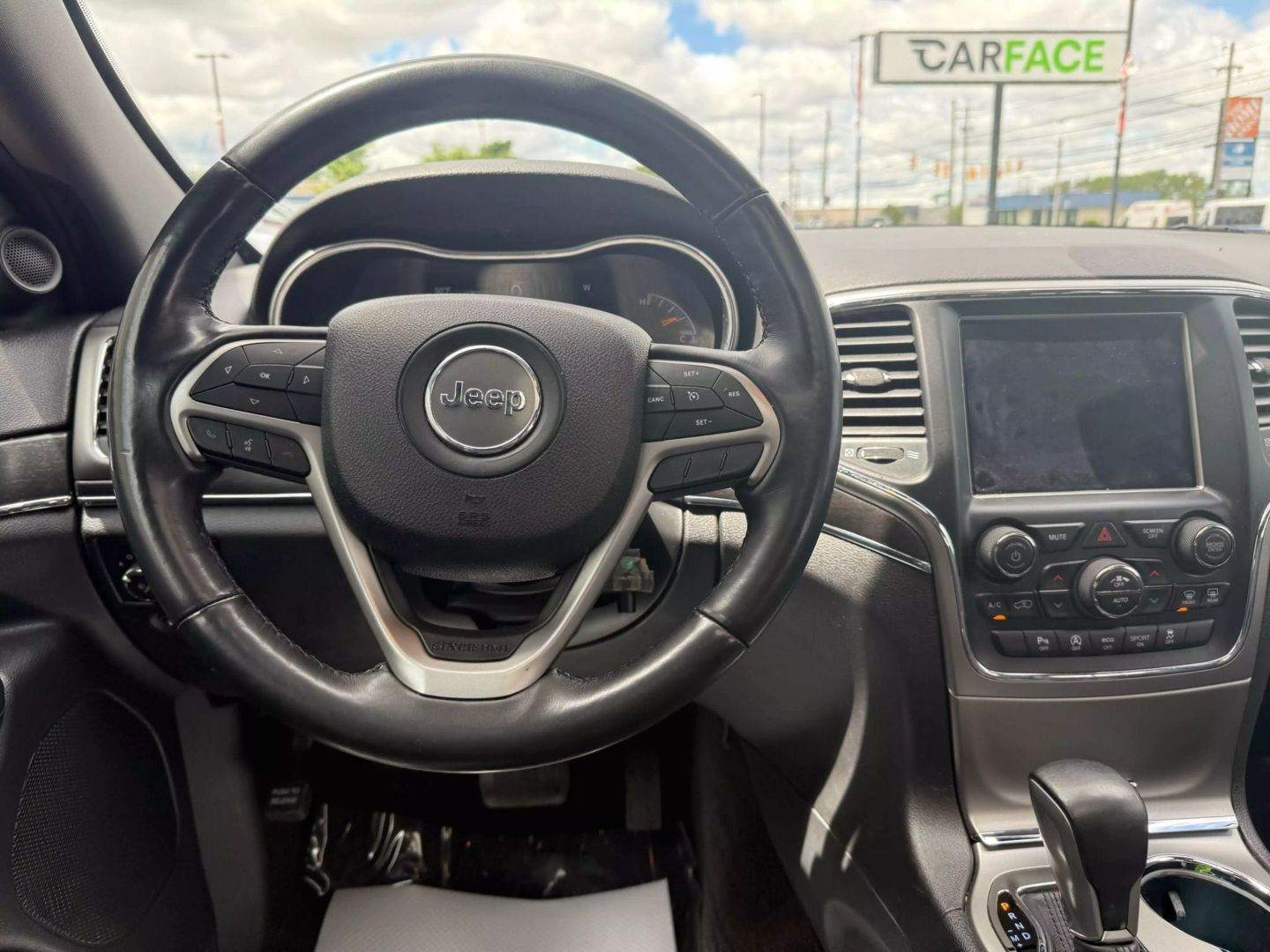 2018 Jeep Grand Cherokee - Image 30
