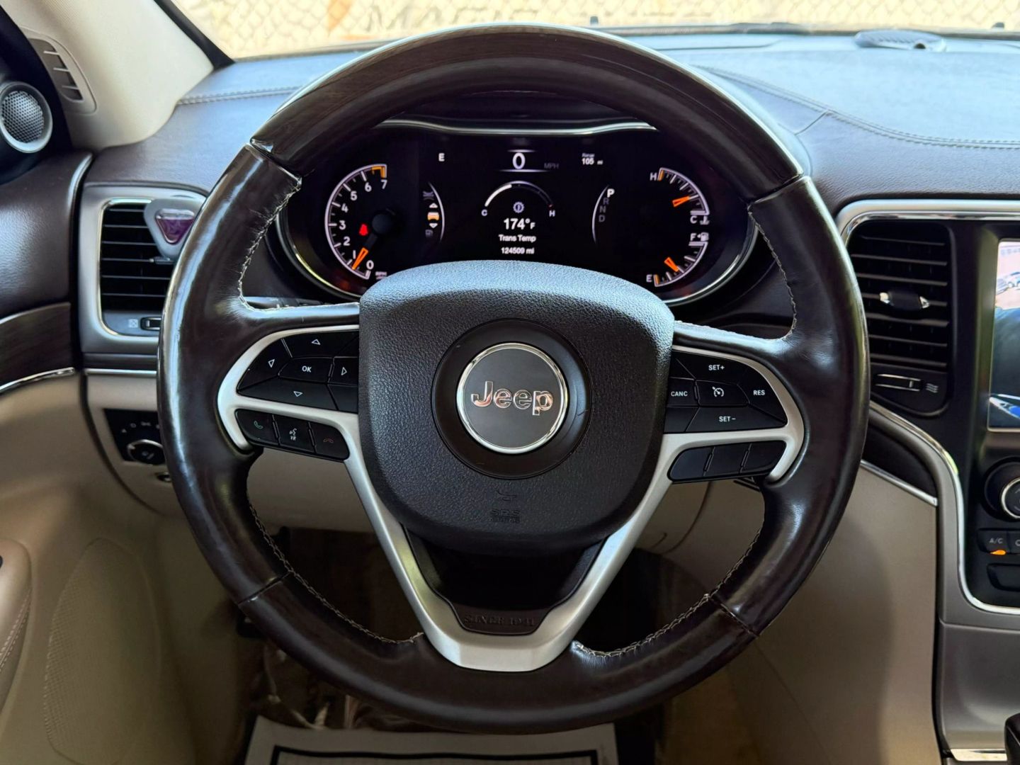 2018 Jeep Grand Cherokee - Image 36
