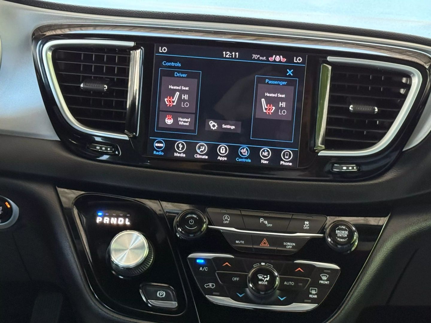 2019 Chrysler Pacifica - Image 28