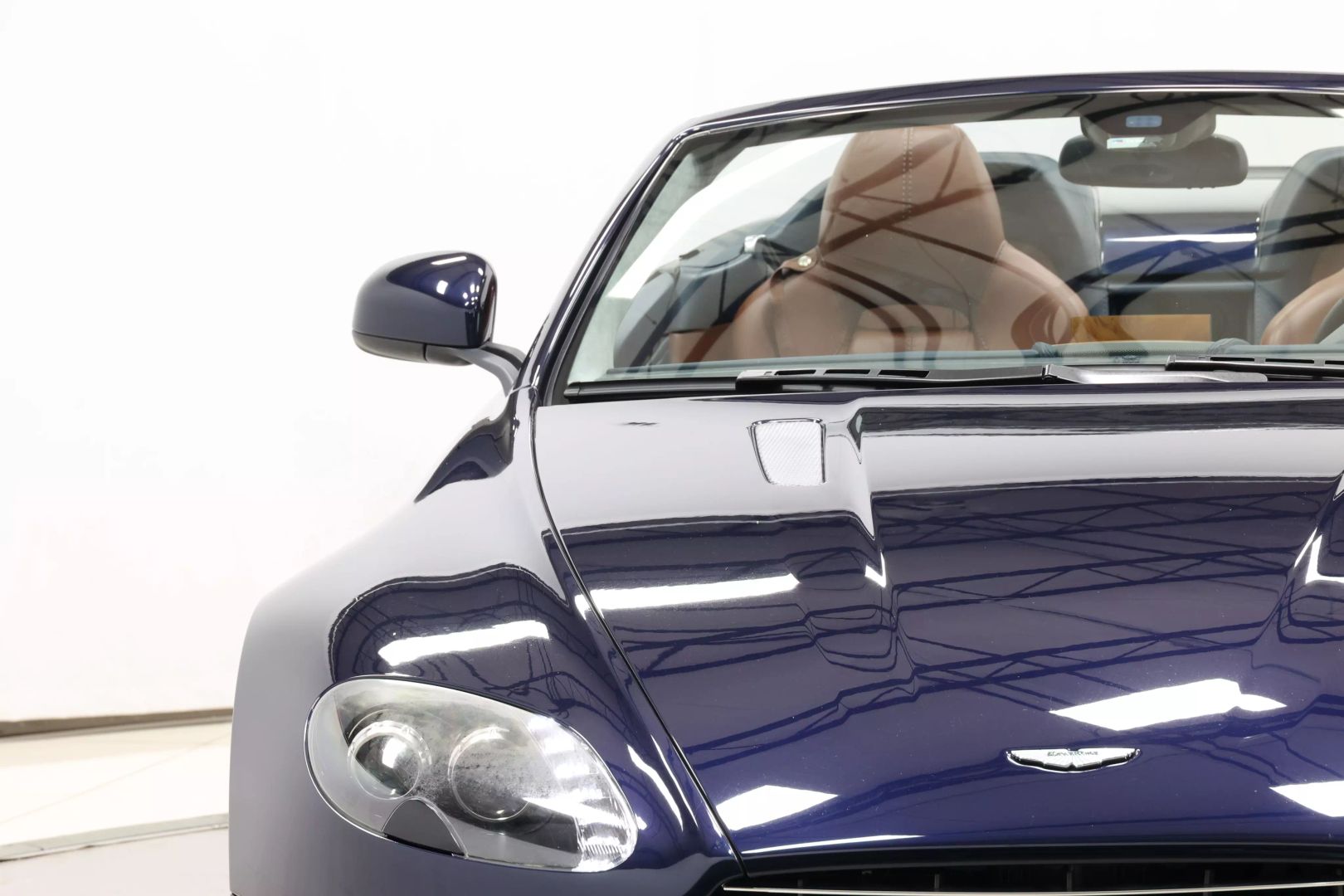 2014 Aston Martin Vantage - Image 76