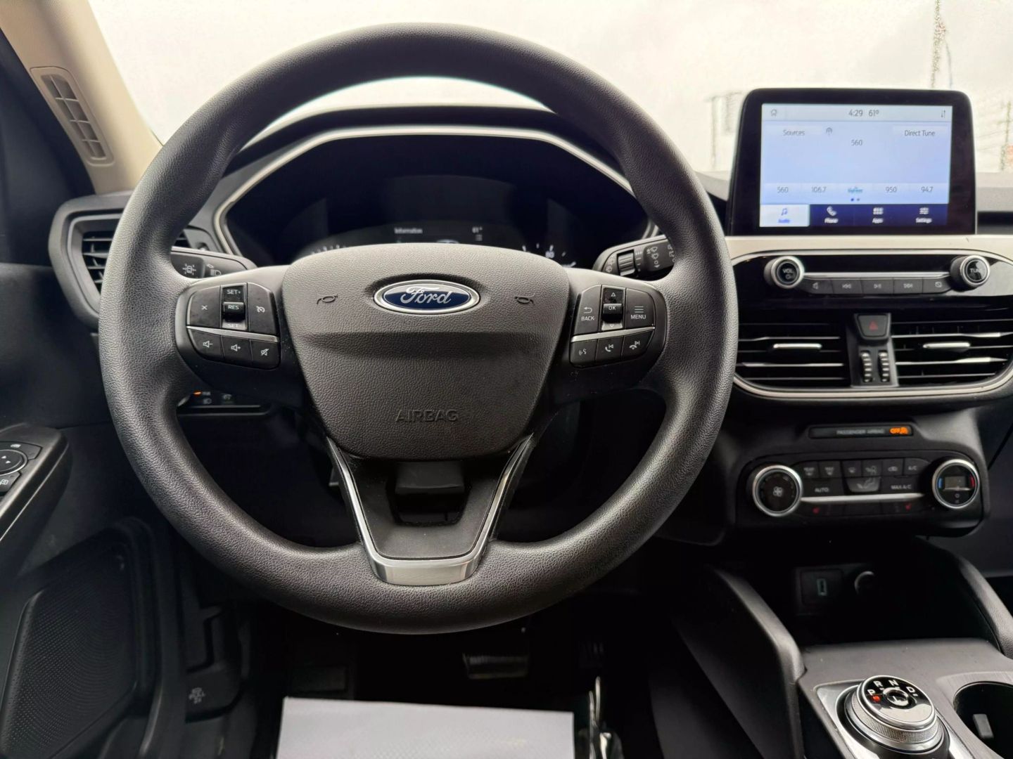 2020 Ford Escape - Image 25