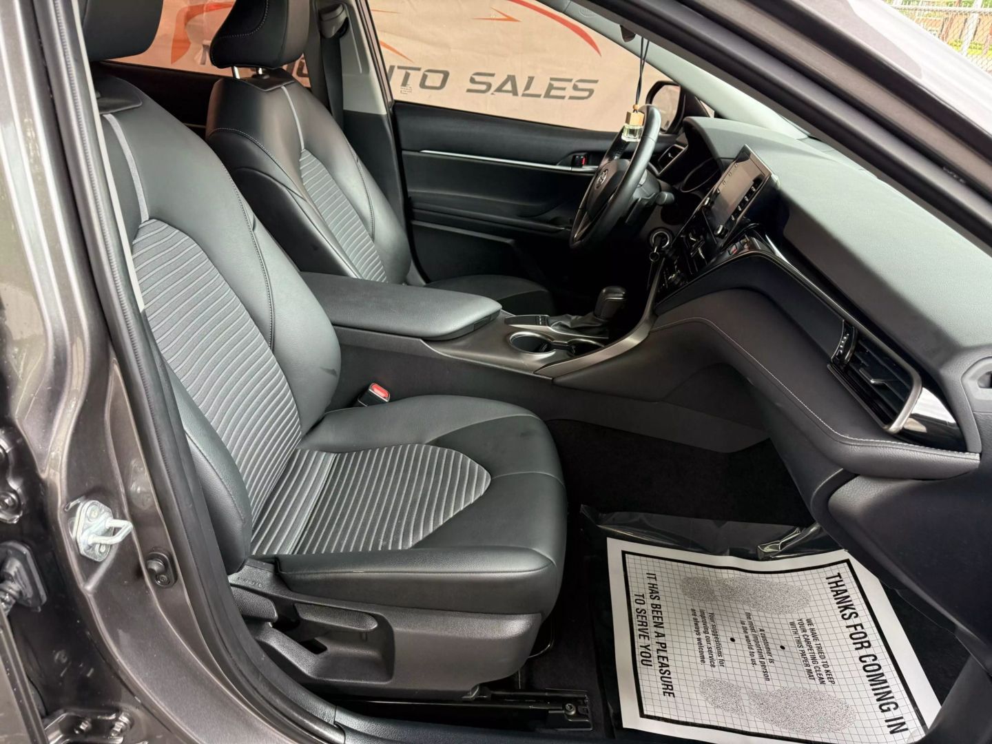 2022 Toyota Camry - Image 25