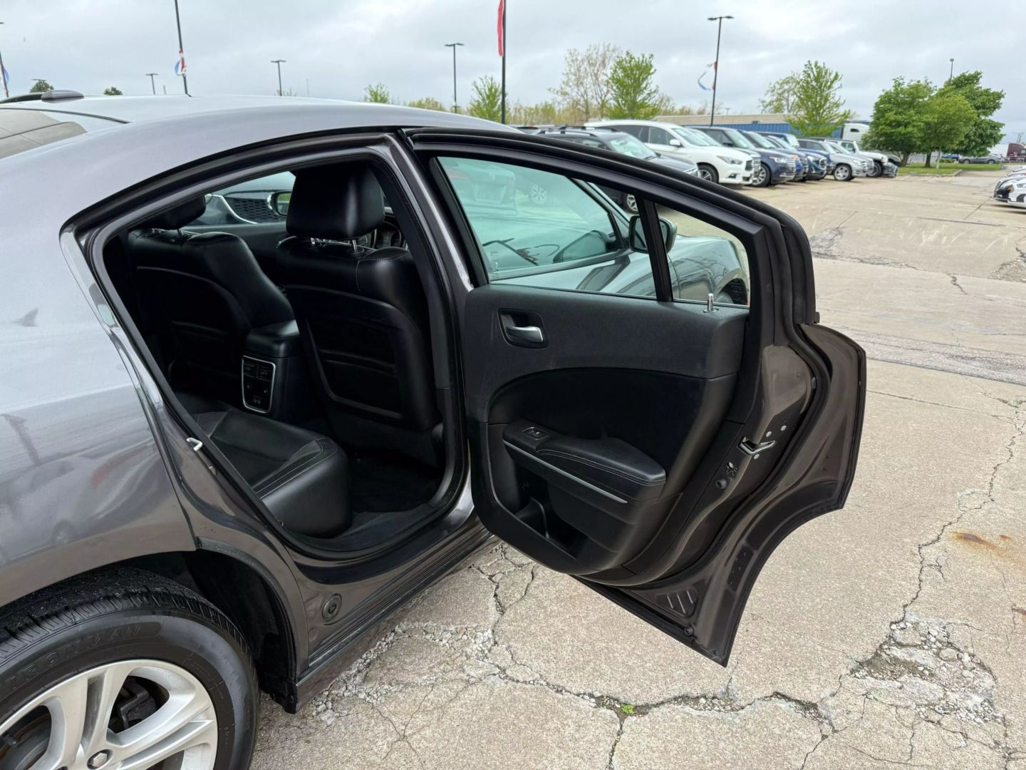 2020 Dodge Charger - Image 21