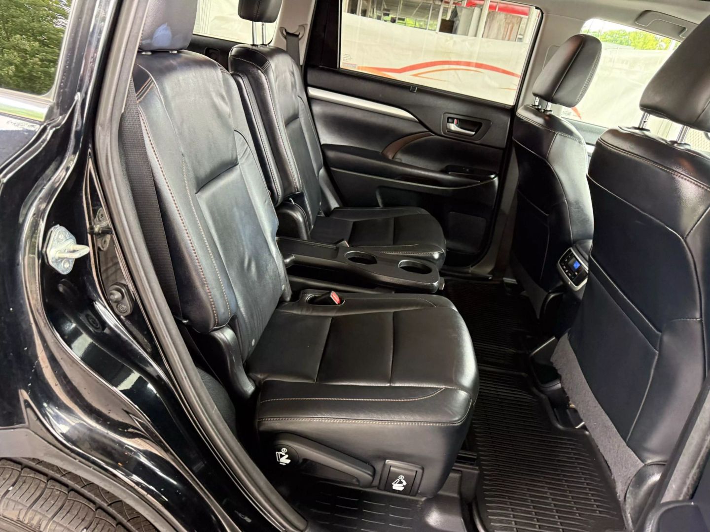 2015 Toyota Highlander - Image 24