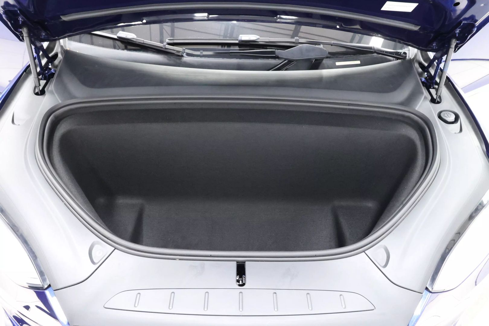 2022 Tesla Model X - Image 105