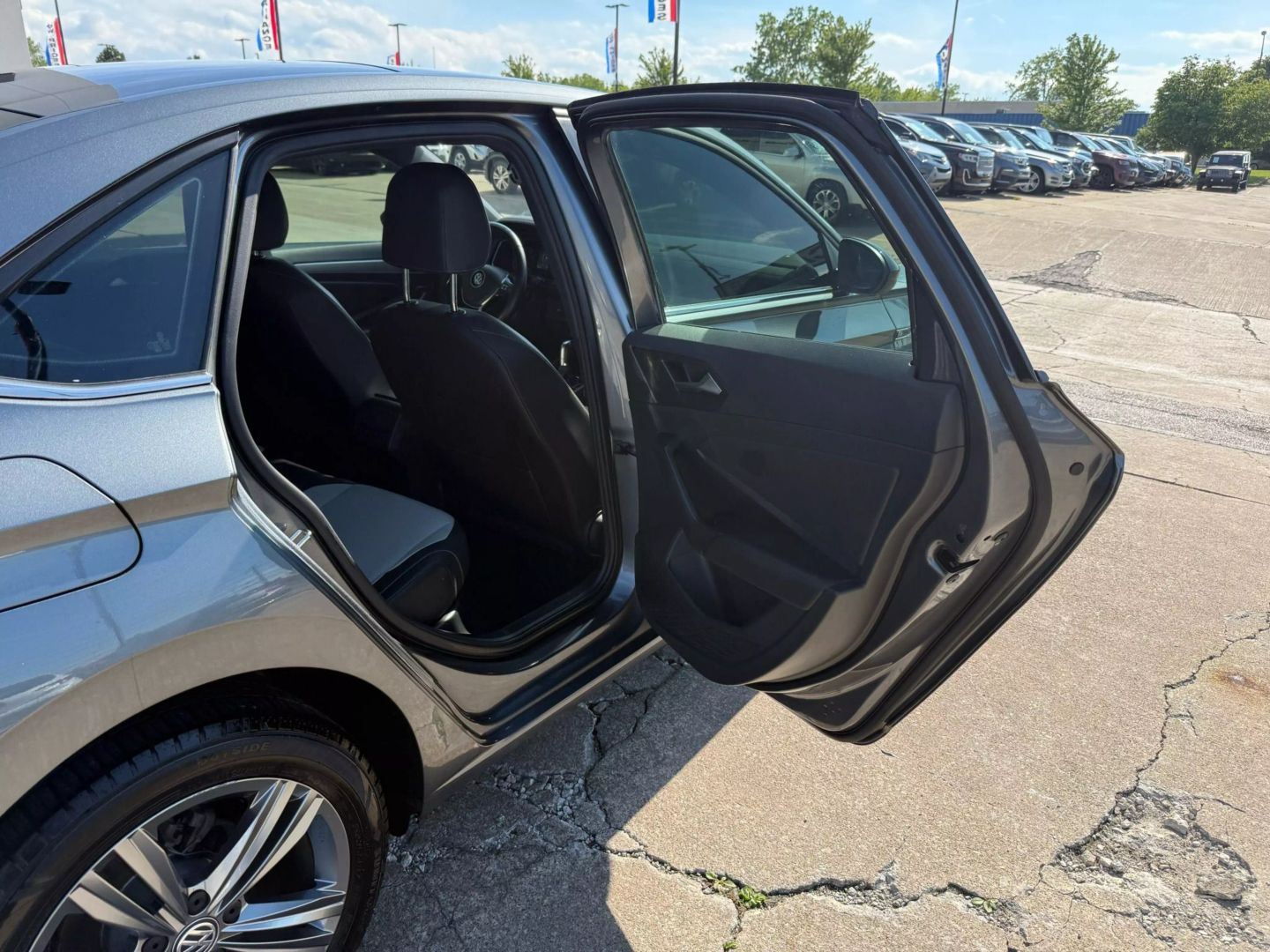 2019 Volkswagen Jetta - Image 20