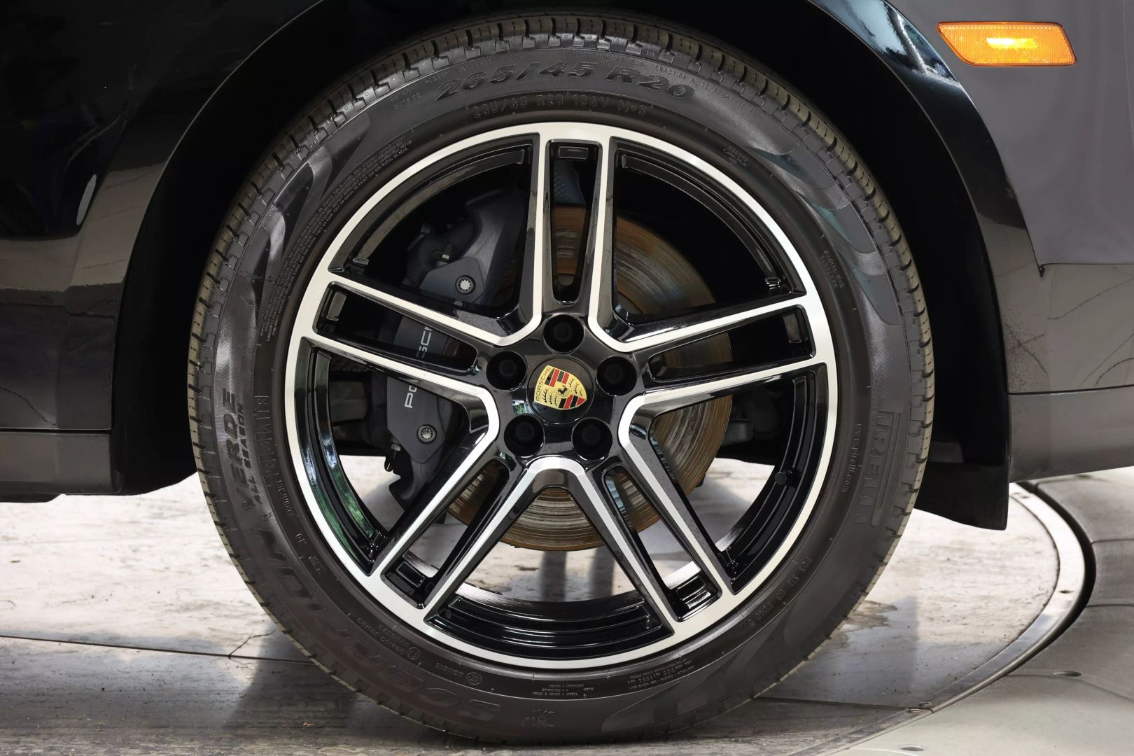 2021 Porsche Macan - Image 102