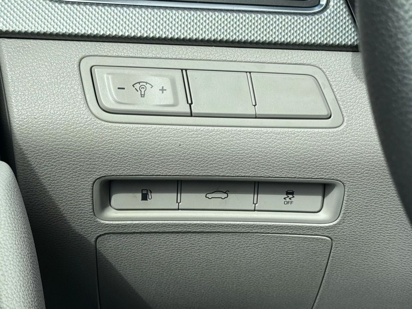 2016 Hyundai Sonata - Image 39