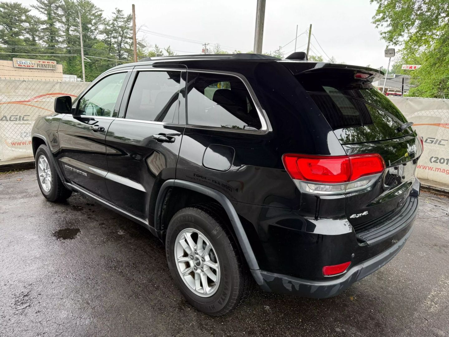 2018 Jeep Grand Cherokee - Image 12
